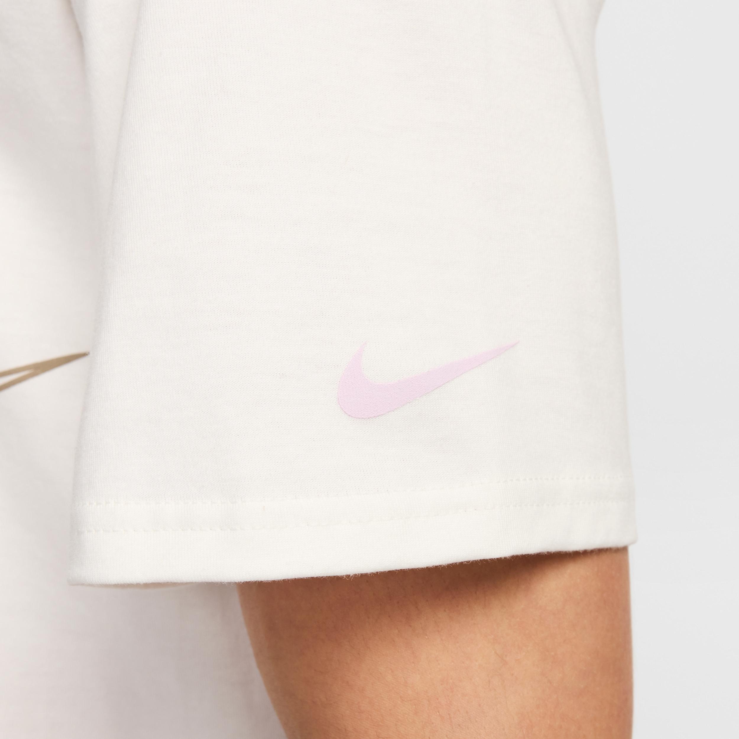 Nike Sportswear Men's Max90 T-Shirt Product Image