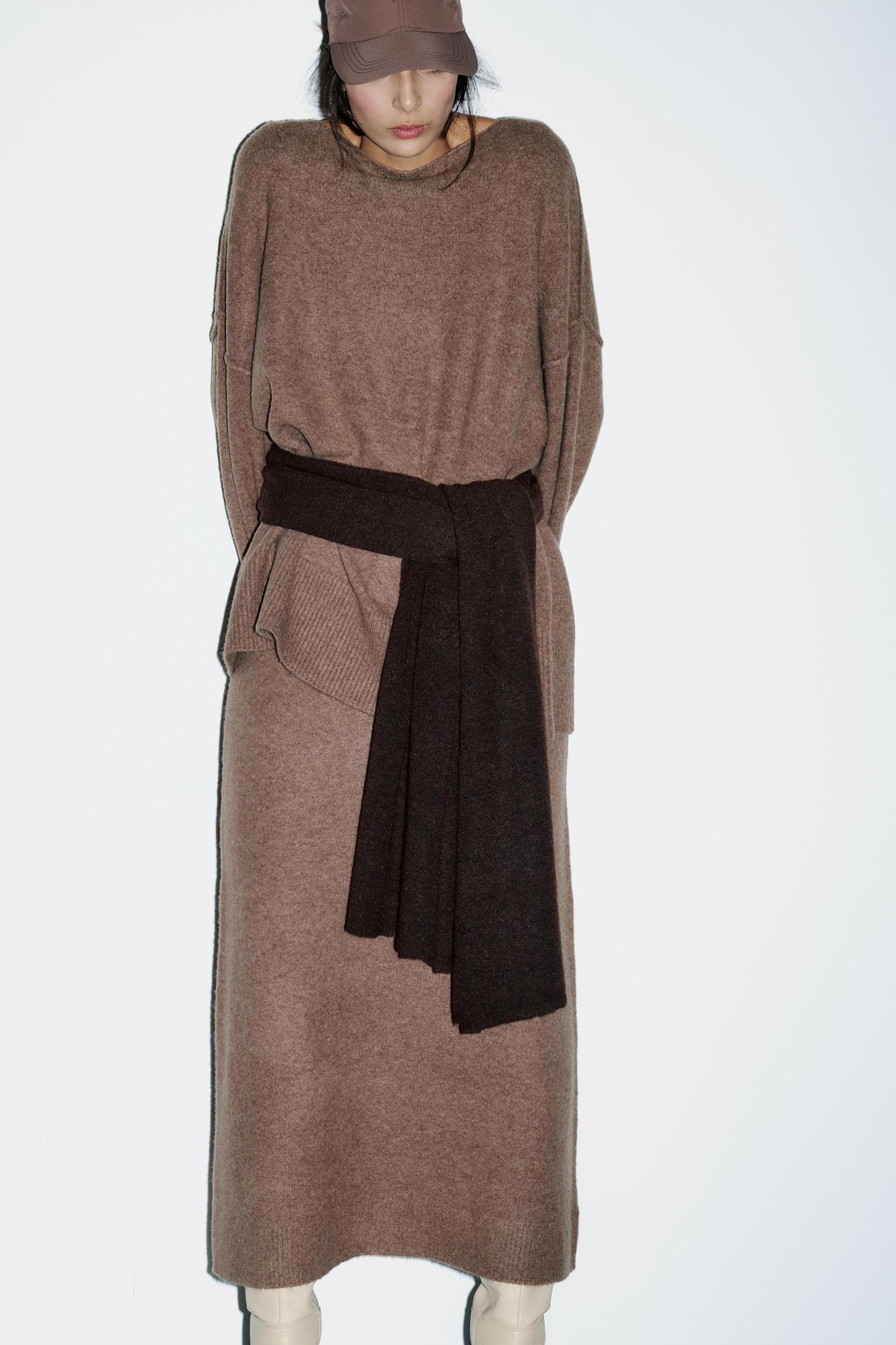 PLAIN KNIT LAYER MIDI SKIRT Product Image