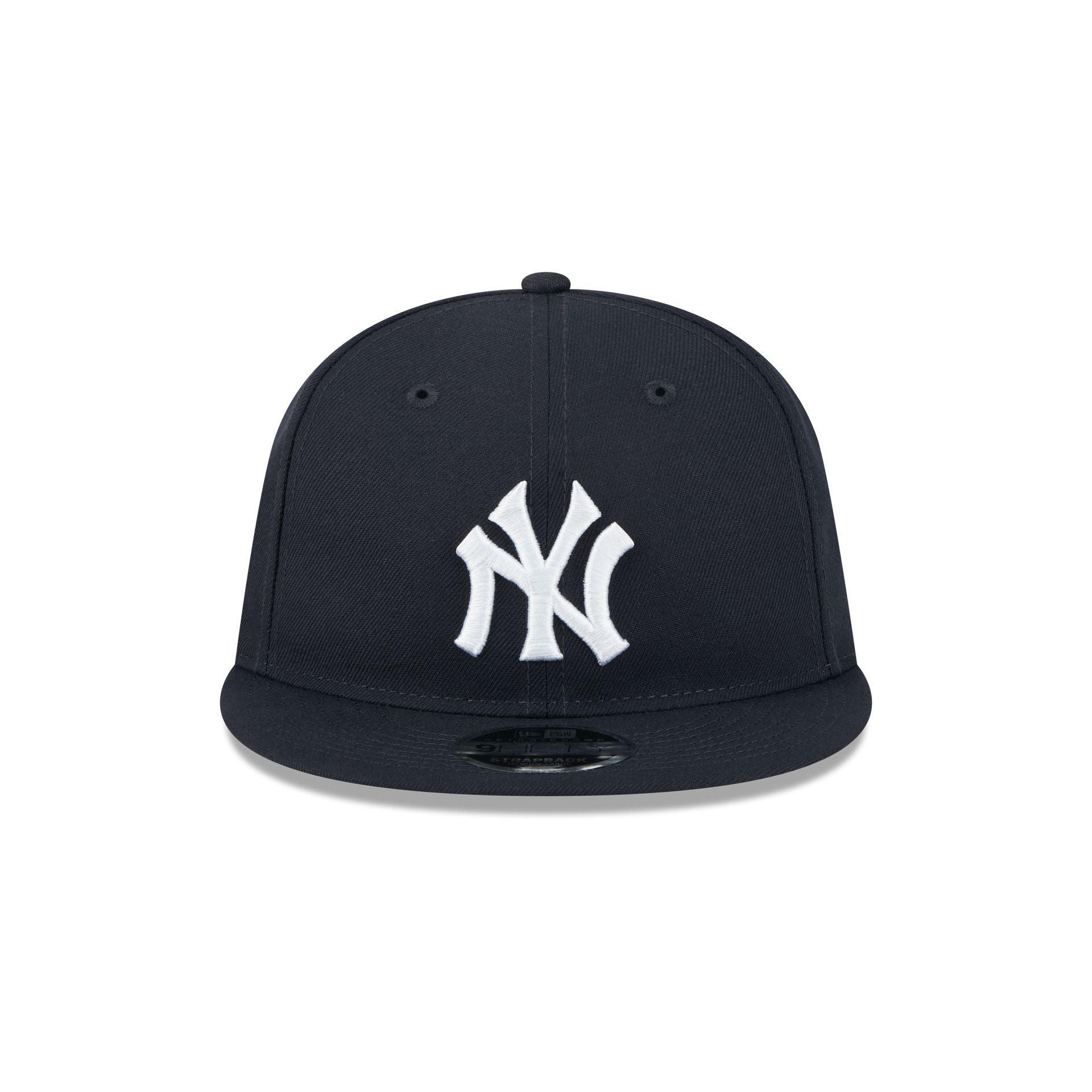 Cleveland Guardians Hall of Fame 2025 Retro Crown 9FIFTY Snapback Hat Male Product Image