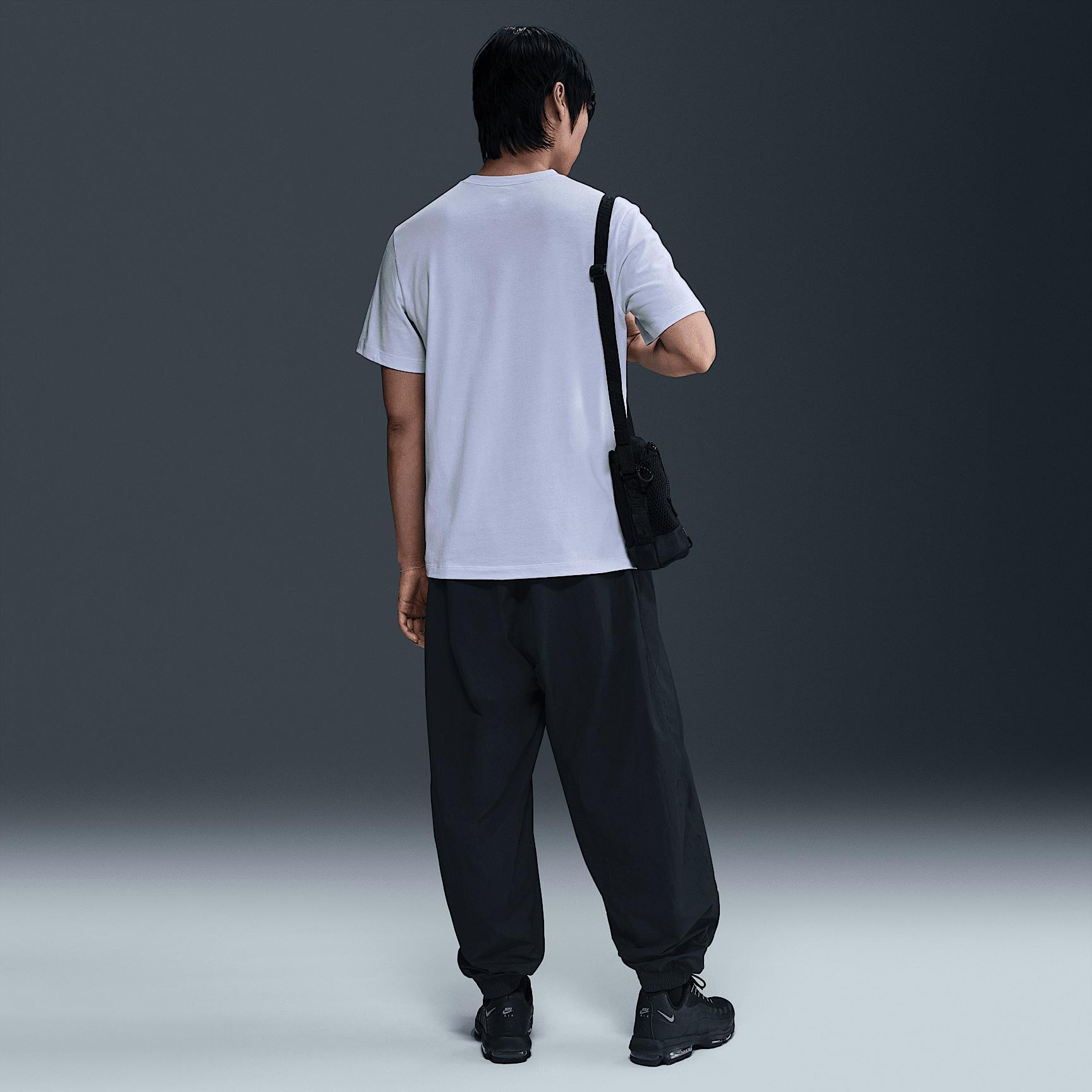 Nike Sportswear Swoosh Men's T-Shirt Product Image