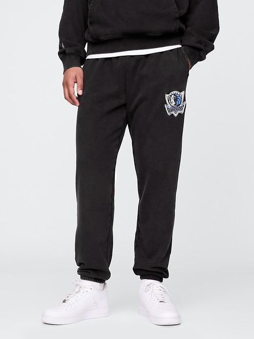 NBA Dallas Mavericks Logo Heavyweight Joggers Product Image