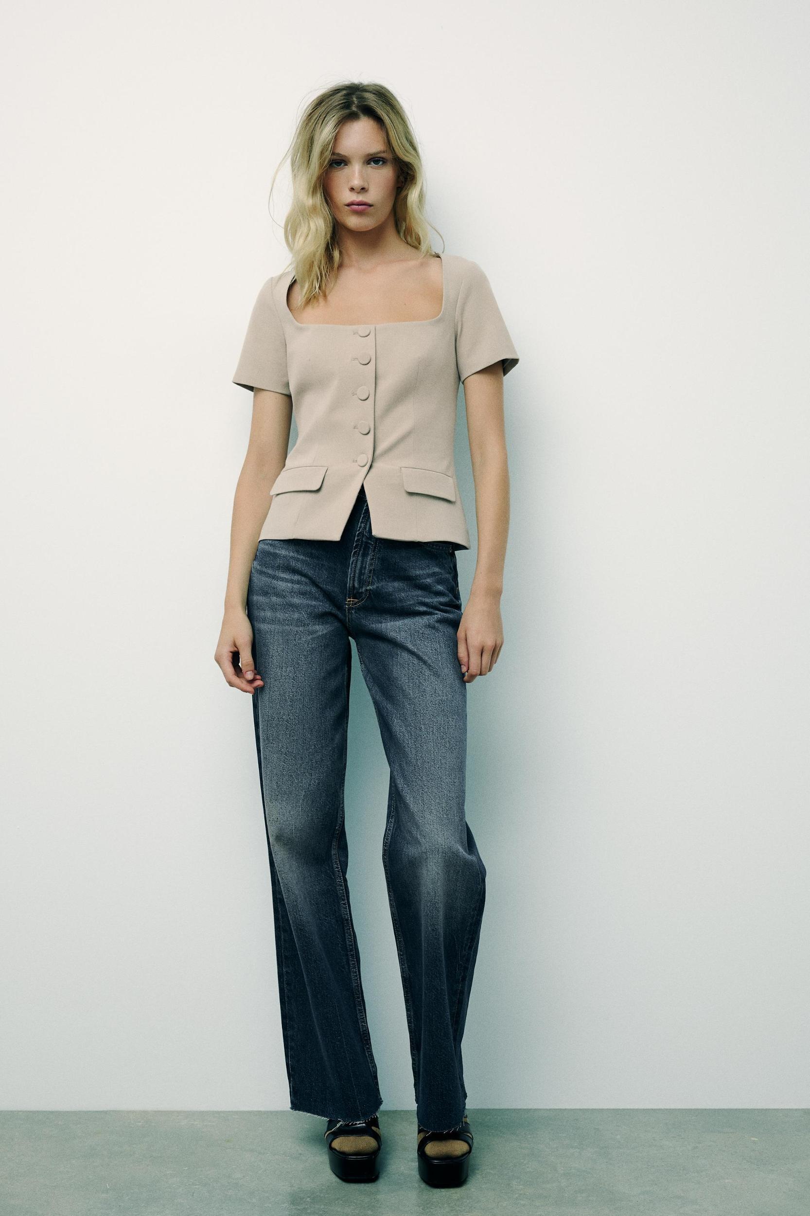 SQUARE NECK TOP Product Image