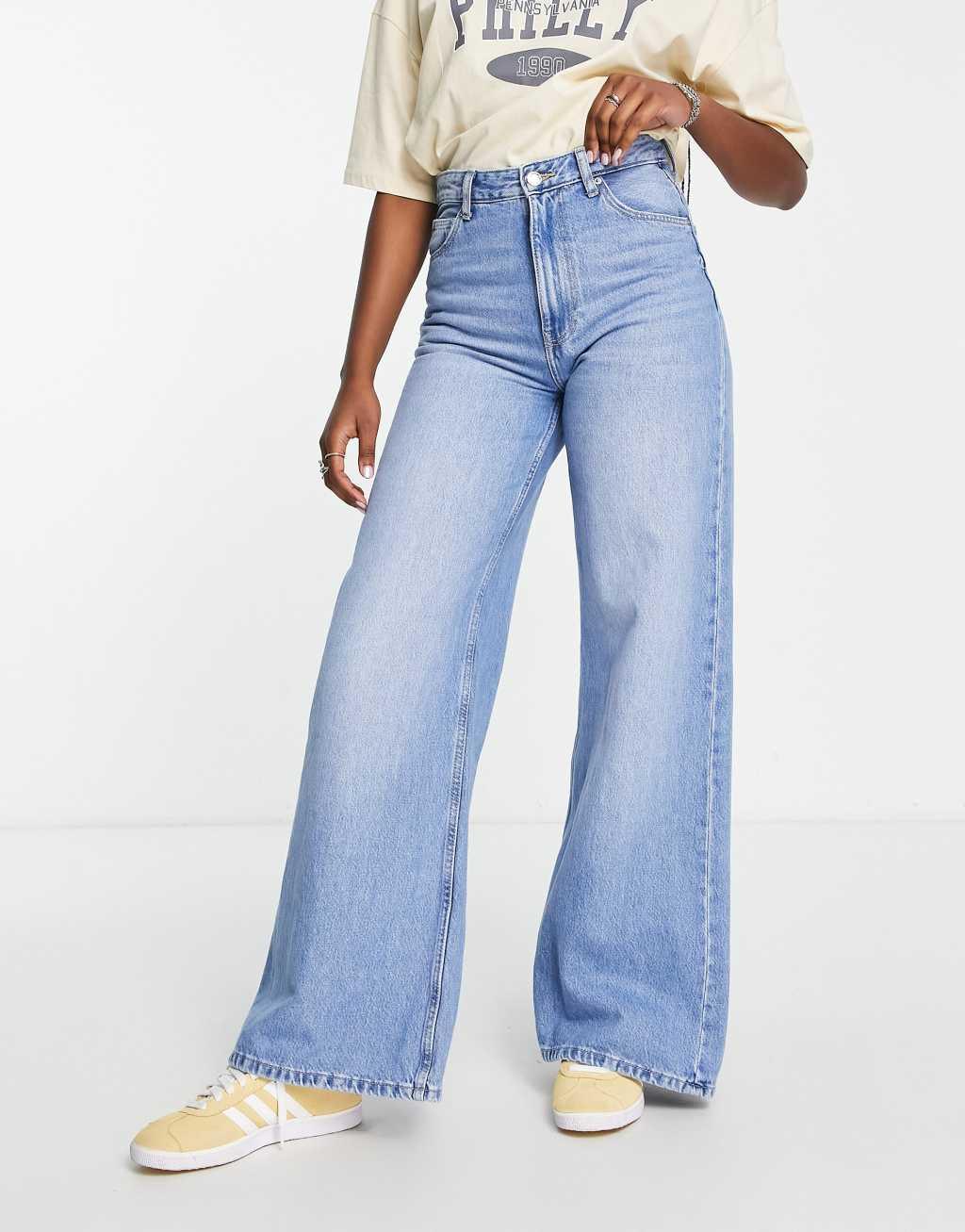 Bershka slouchy dad jeans Product Image