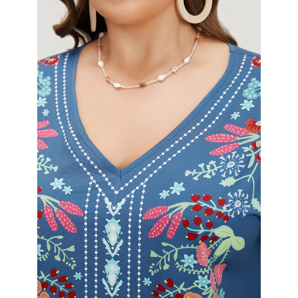 Plus Size Boho Print Pocket Dolman Sleeve Dress Aegean Women Vacation Pocket V-neck Short sleeve Curvy Knee Dress BloomChic 14-16/1X Product Image