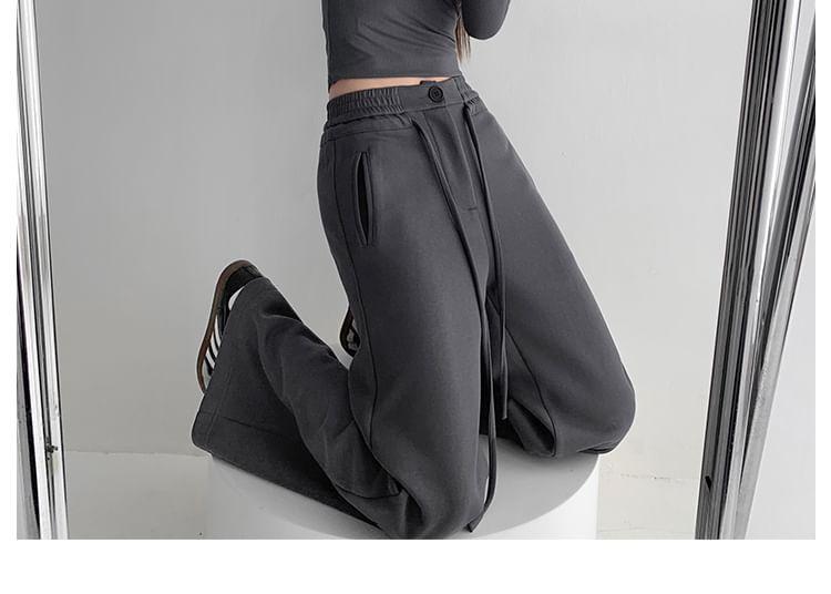 Drawstring-Waist Wide-Leg Sweatpants With Side Pockets in 5 Colors Product Image
