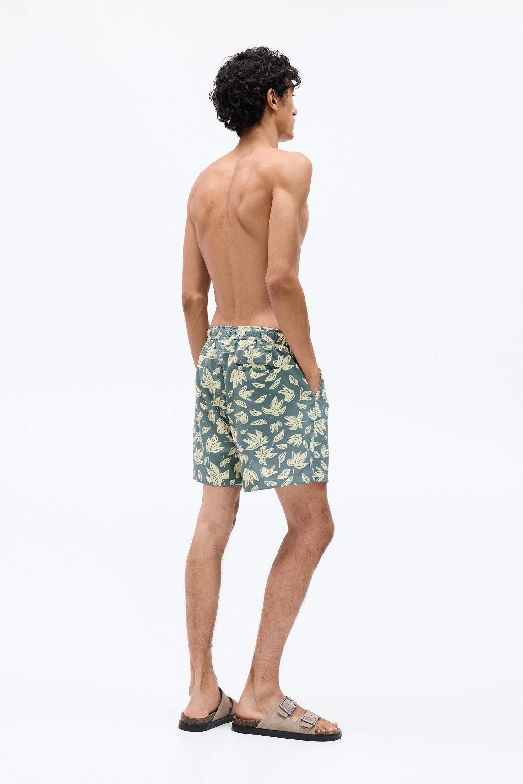 Leaf print board shorts Product Image