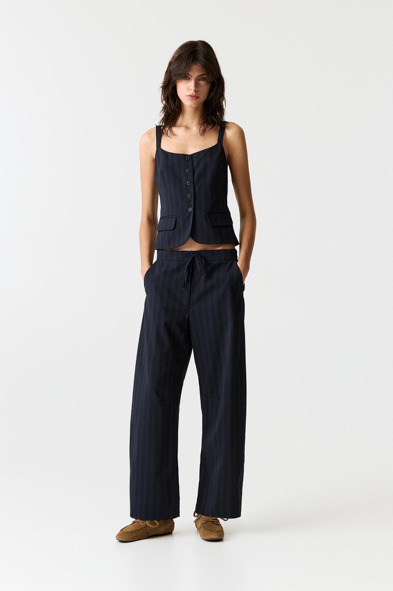 Striped barrel pants Product Image