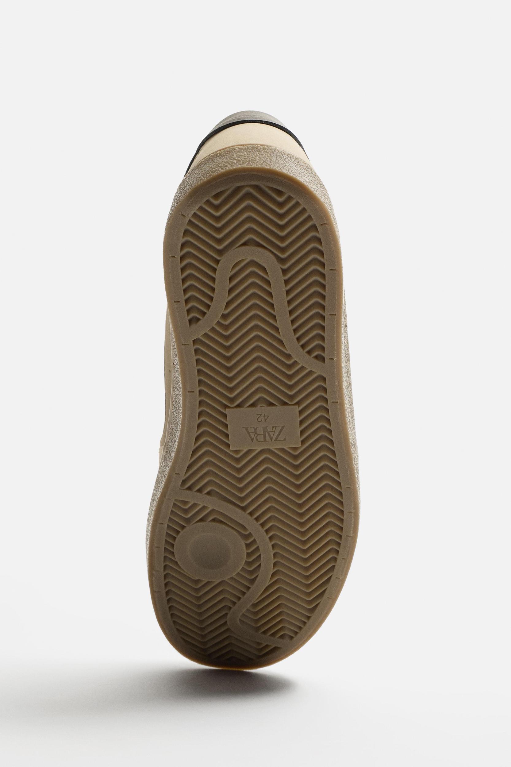 RETRO STYLE SNEAKERS Product Image