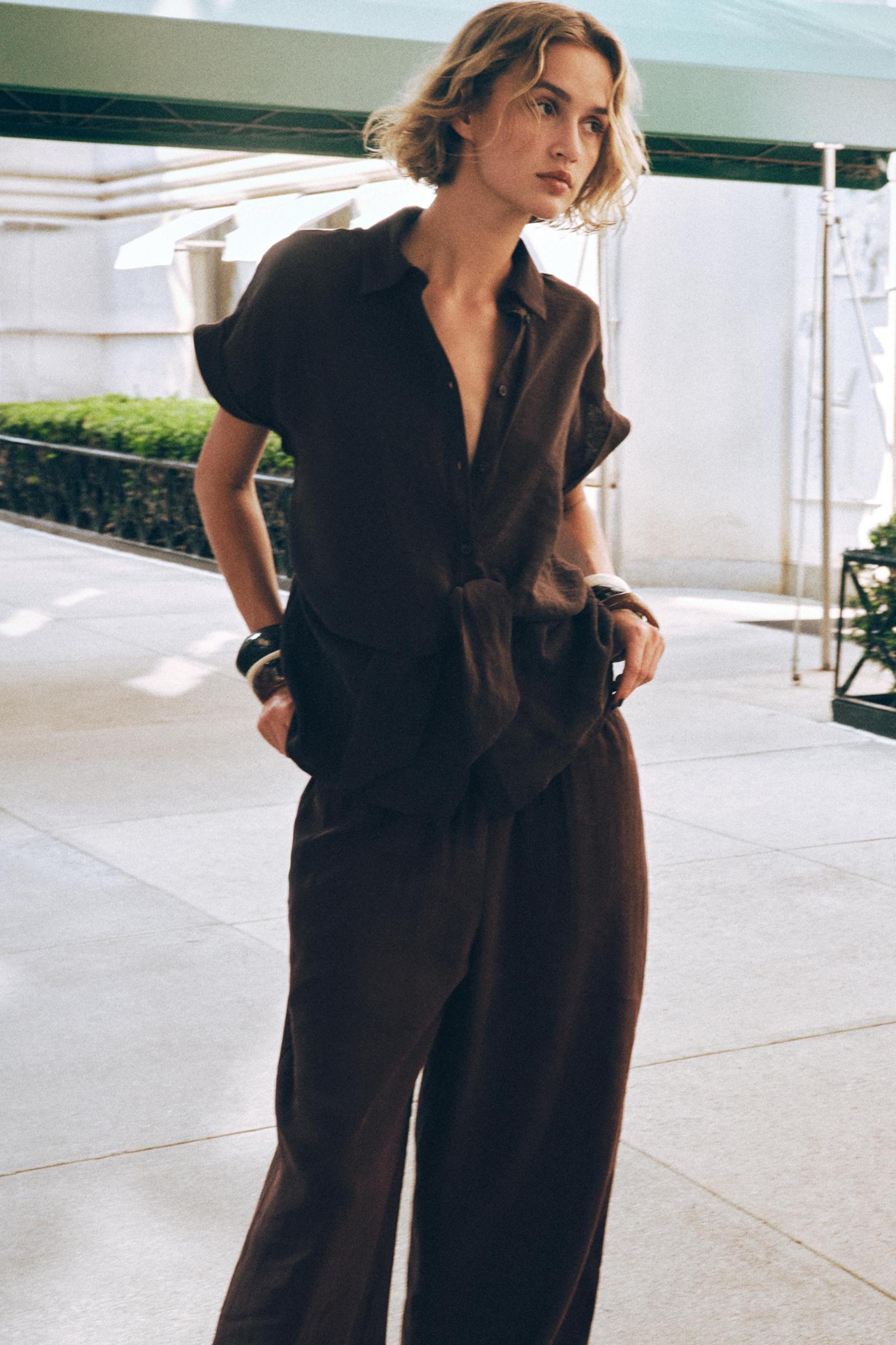 WIDE LEG ELASTIC WAIST PANTS Product Image