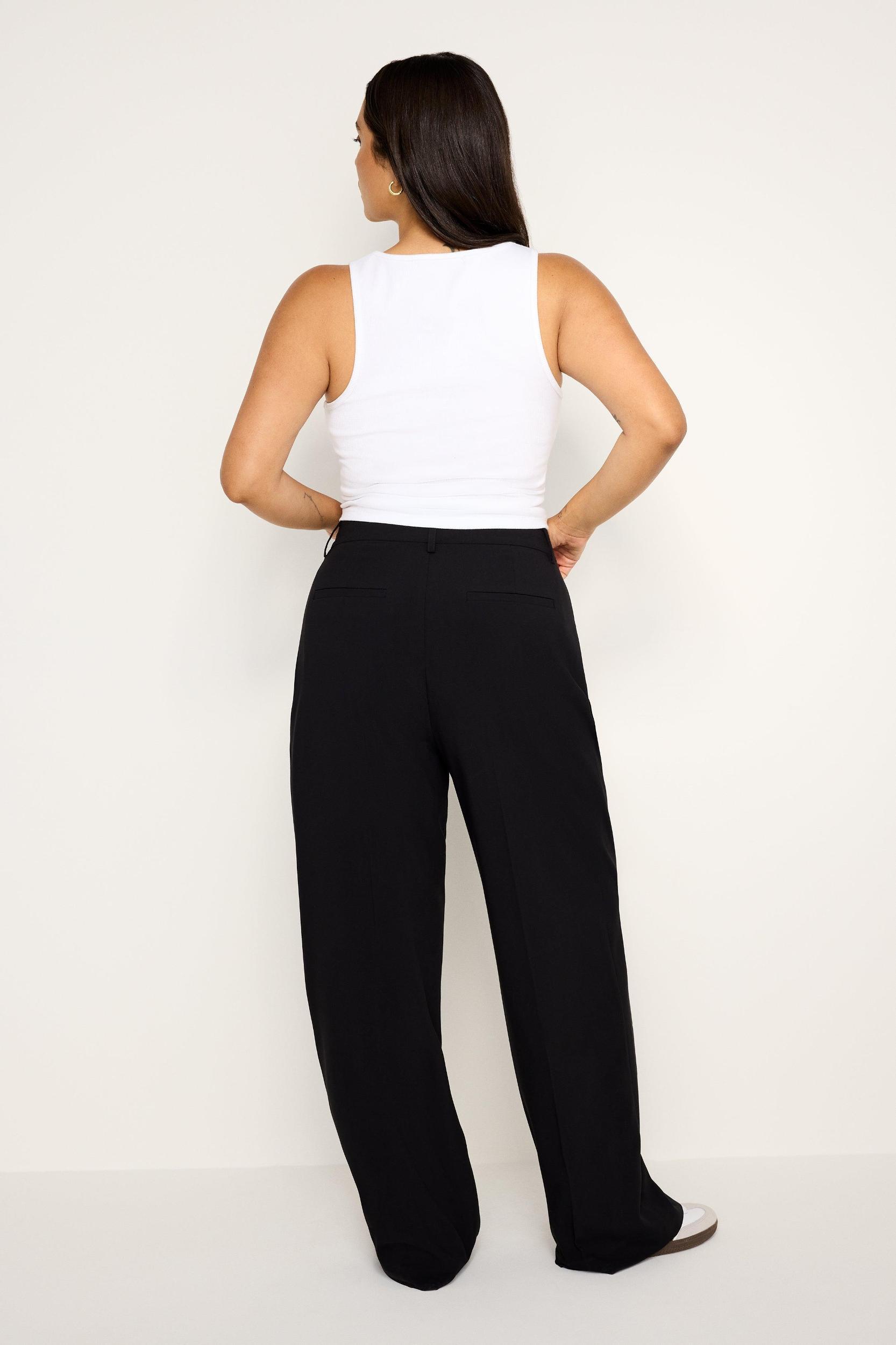 ESSENTIAL SUITING PLEATED TROUSERS | BLACK001 Product Image