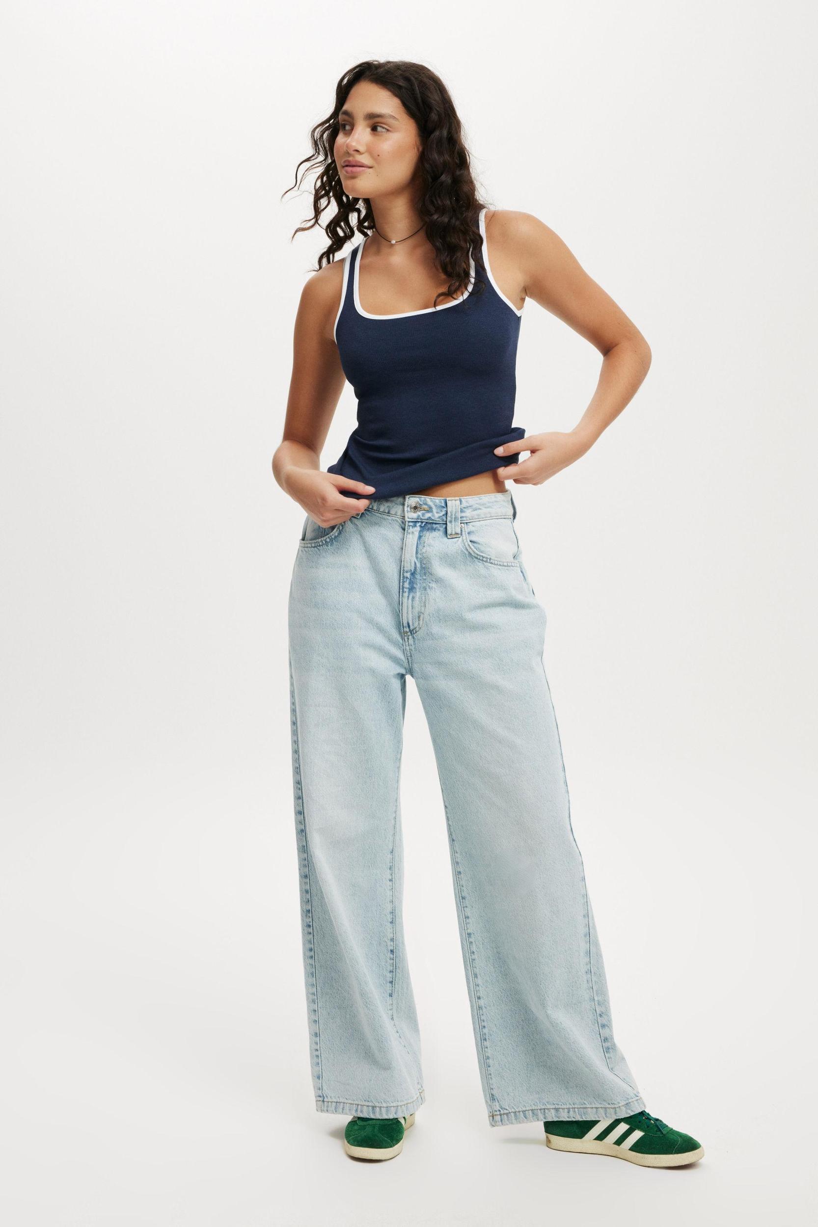 Byron Scoop Tank Product Image