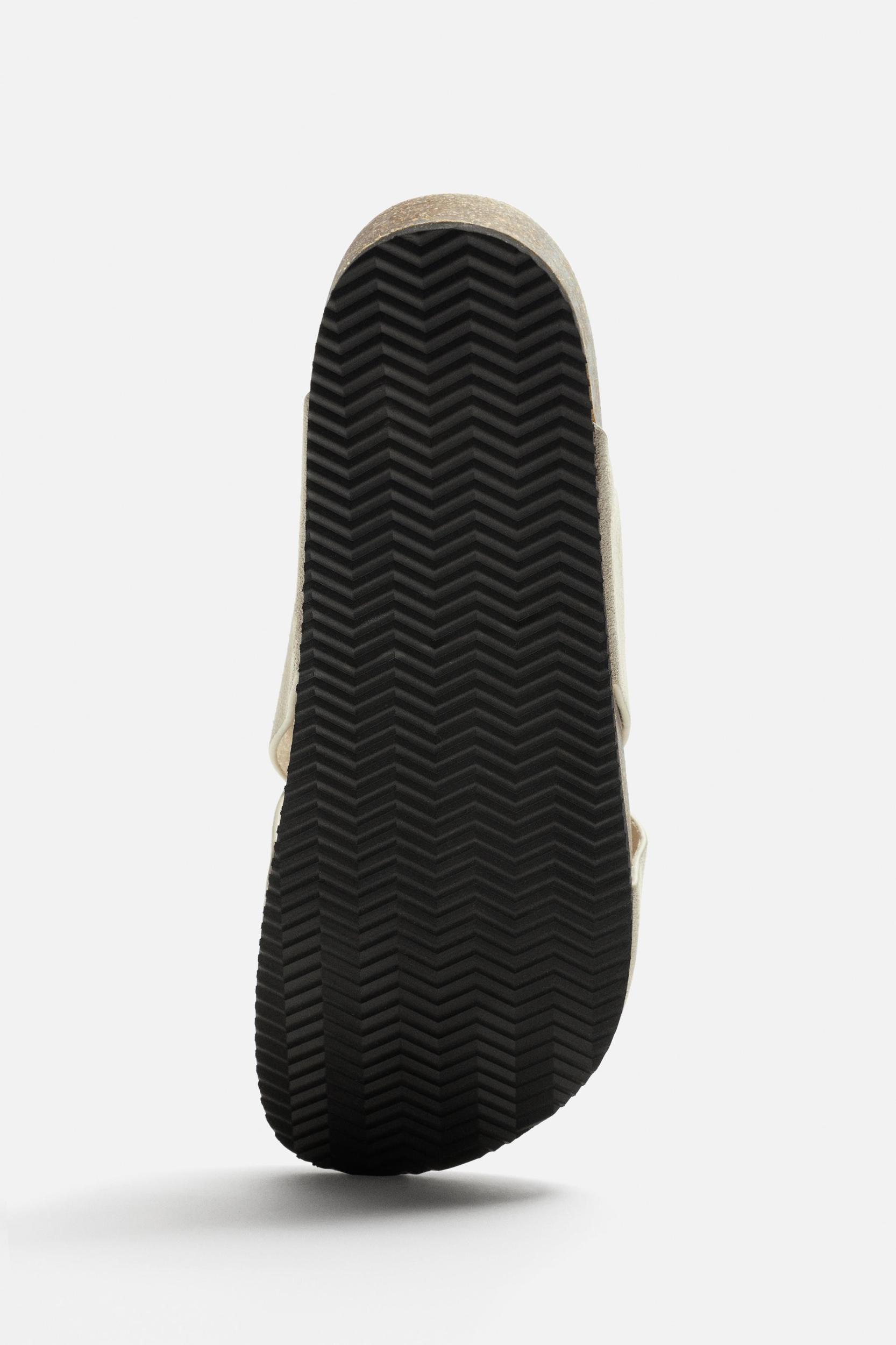 CROSS-STRAP LEATHER SANDALS Product Image