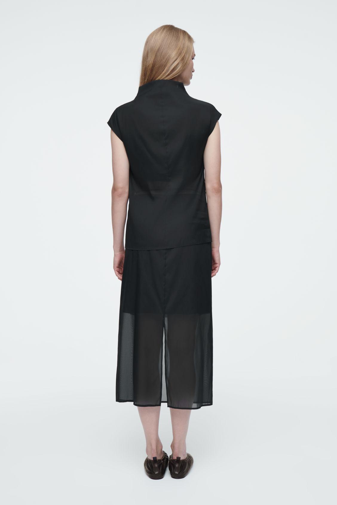 THE SHEER SLEEVELESS TOP Product Image