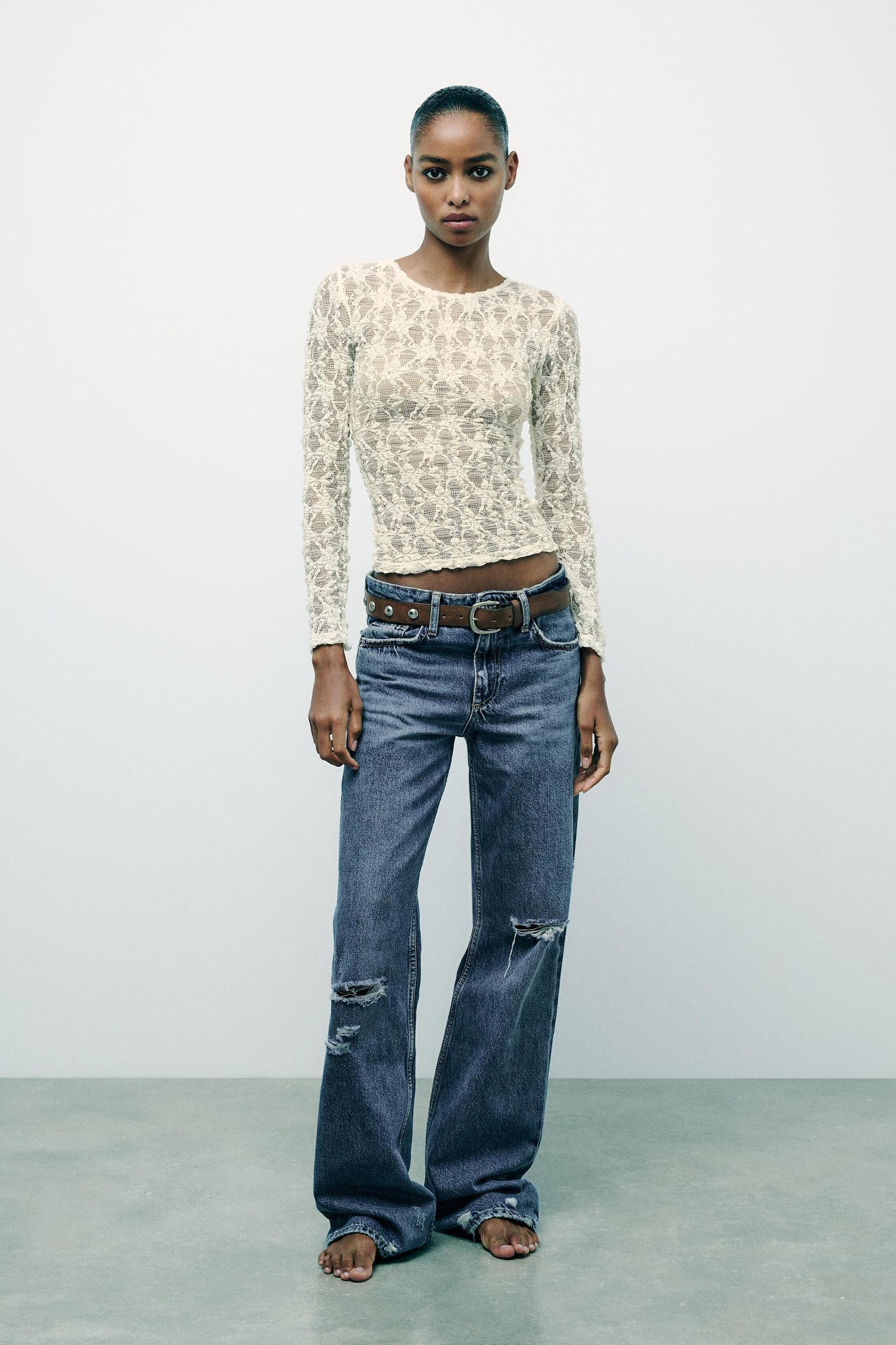 LACE TOP Product Image