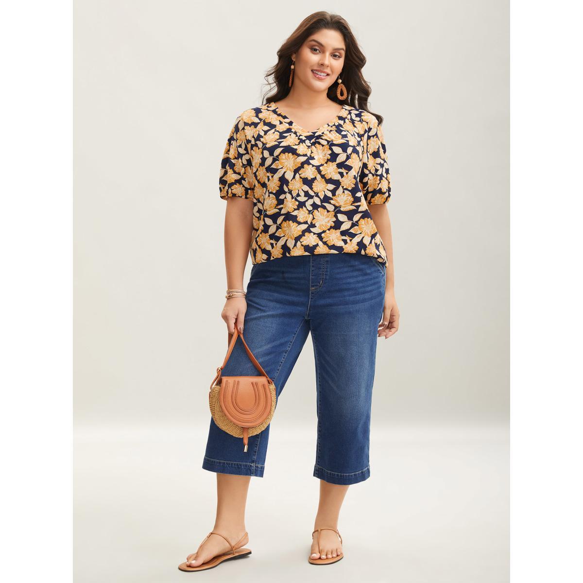 Plus Size Indigo Floral Print V-Neck Puff Sleeve Shirt Women Resort Short sleeve V-neck Vacation Blouses BloomChic 14-16/1X Product Image