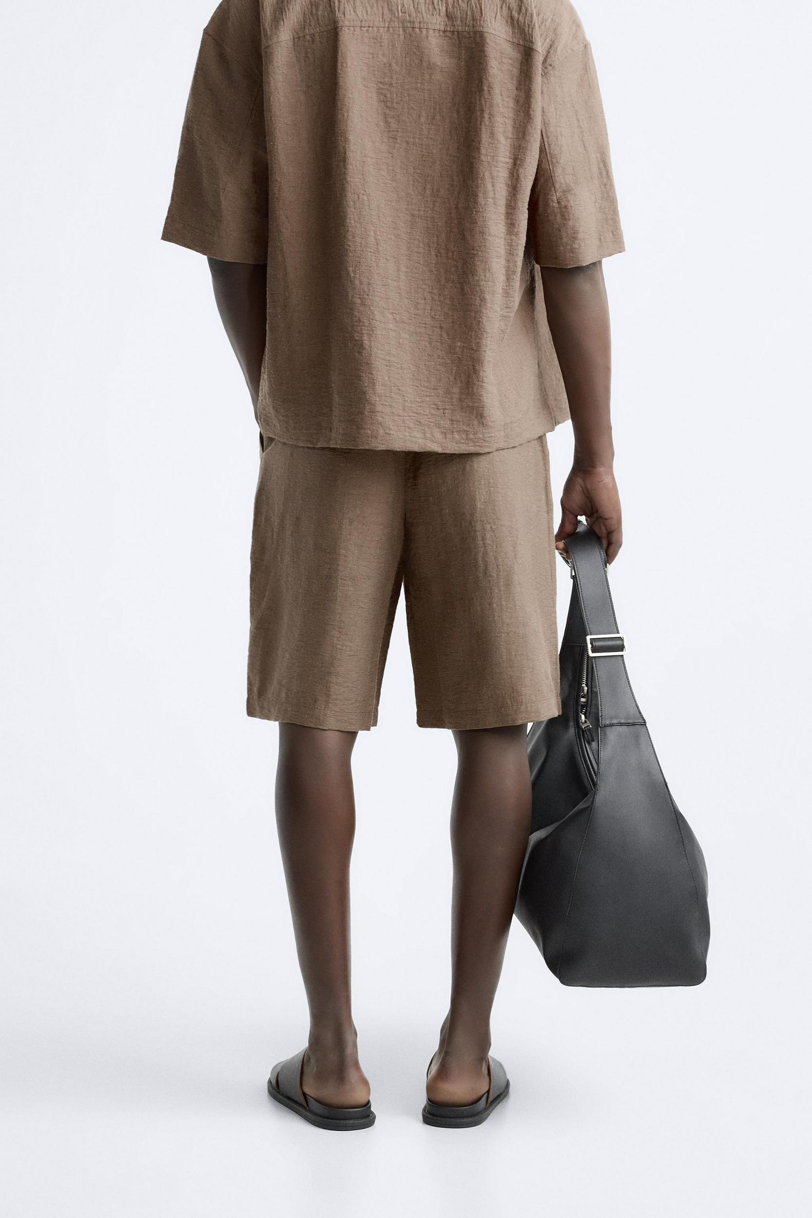 PLEATED WRINKLE LOOK SHORTS Product Image