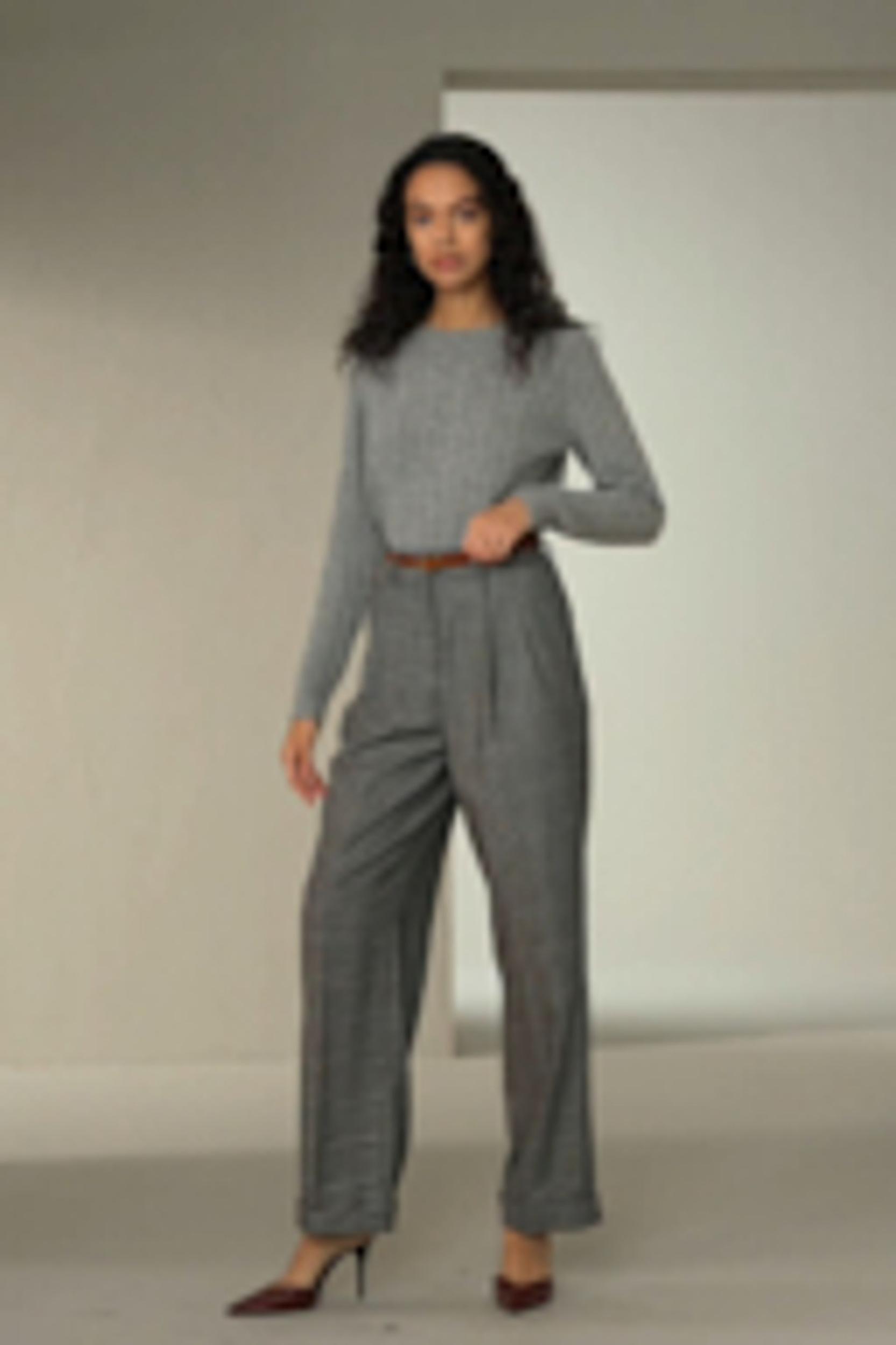 Classic Cable Knit Sweater with Ribbed Edges Product Image