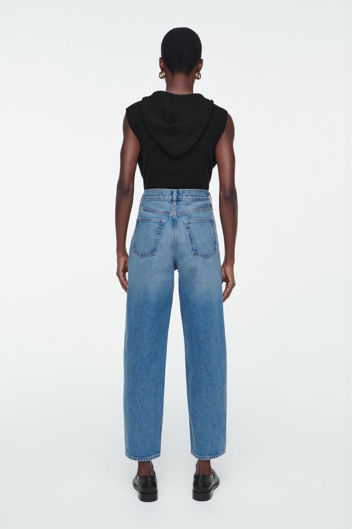 ARCH TAPERED JEANS Product Image