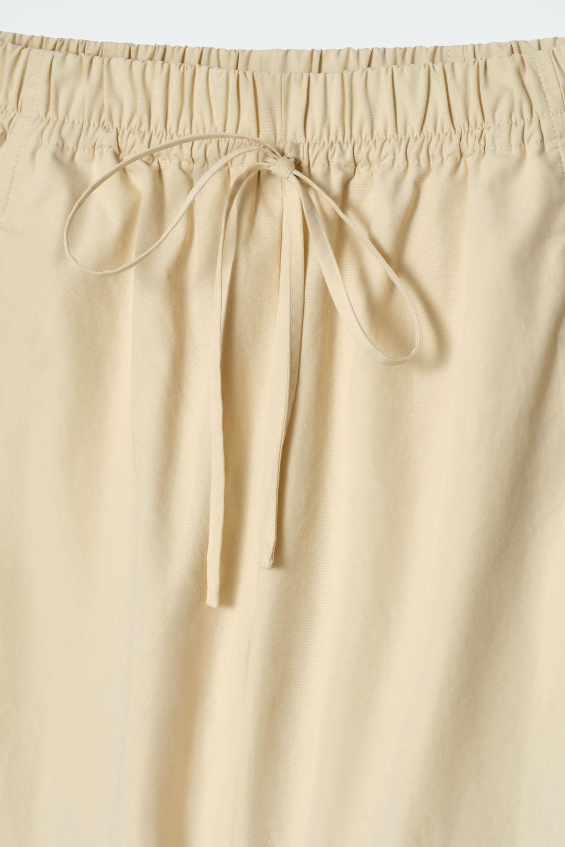 ELASTICATED BARREL-LEG PANTS Product Image