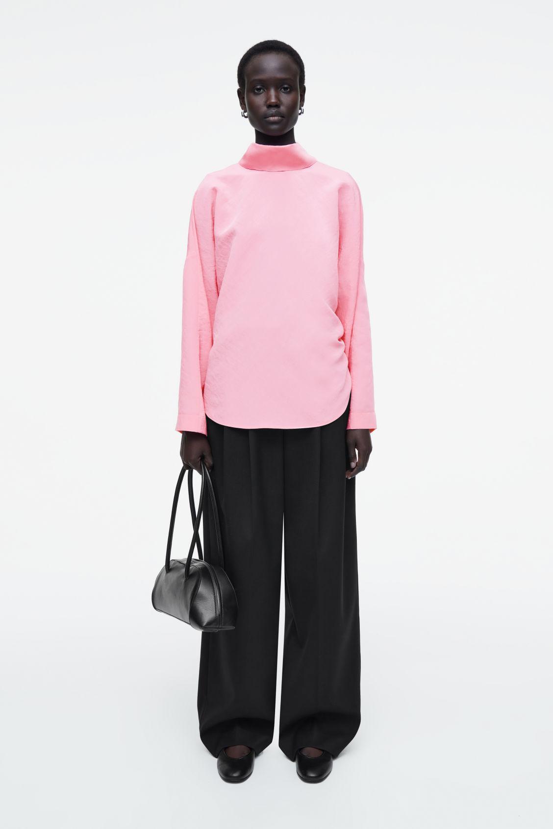 NECK-TIE CIRCLE-CUT BLOUSE Product Image