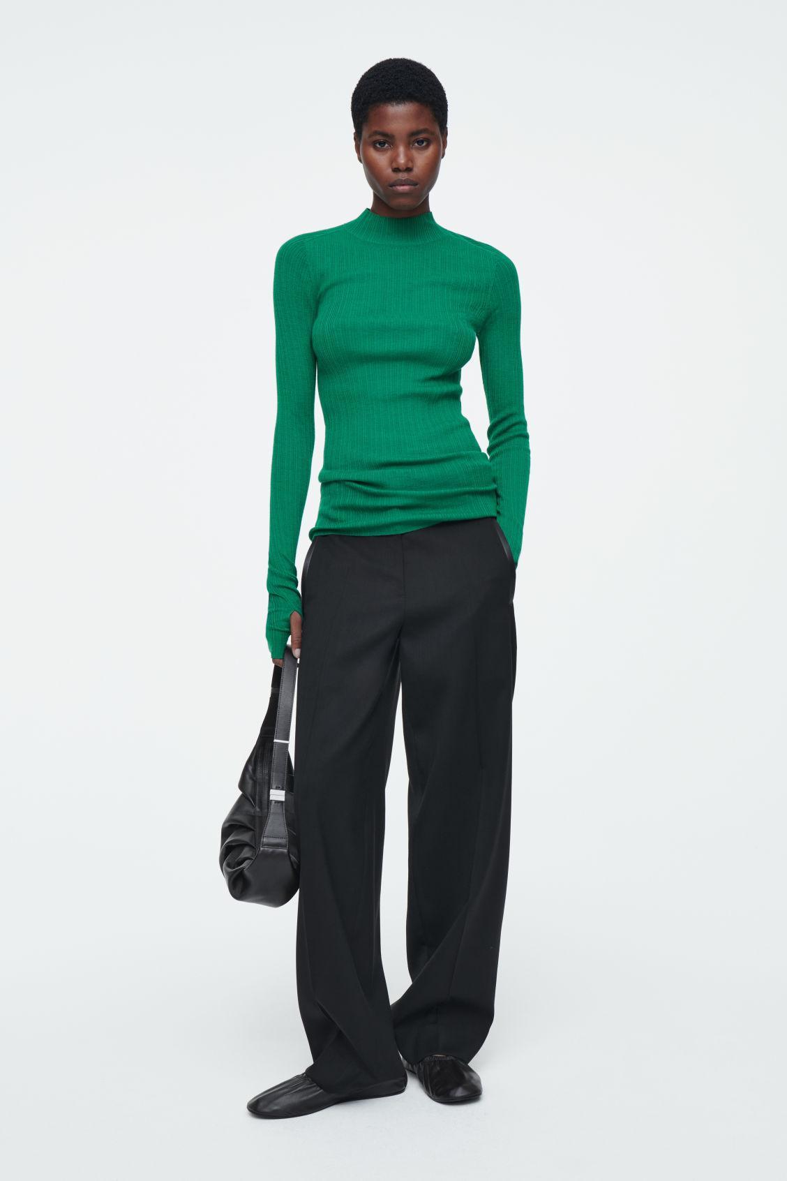 THE RIBBED MERINO WOOL TOP Product Image