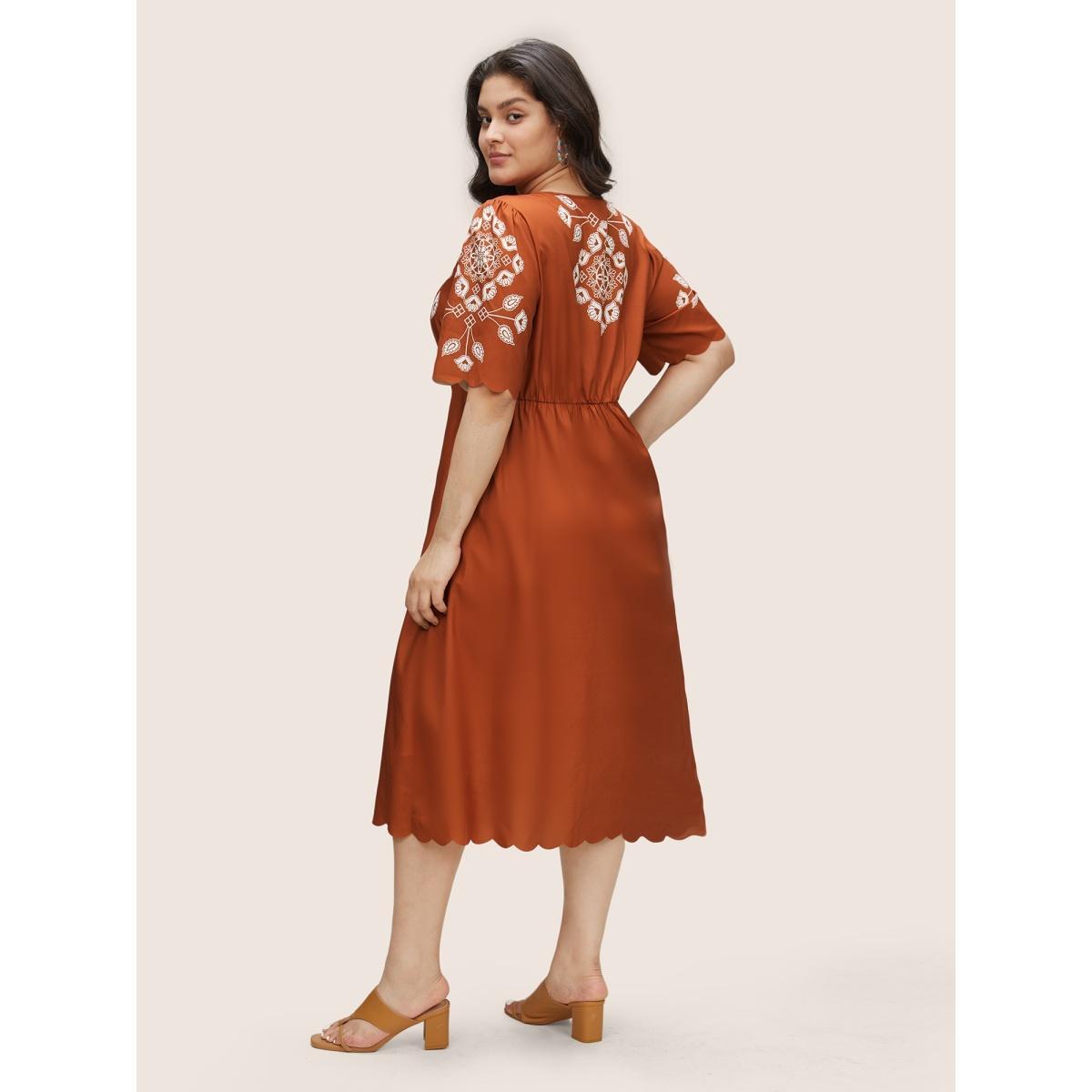 Plus Size Bandana Print Pocket Pleated Detail Dress Rust Women Resort Non V-neck Half Sleeve Curvy Midi Dress BloomChic 22-24/3X Product Image