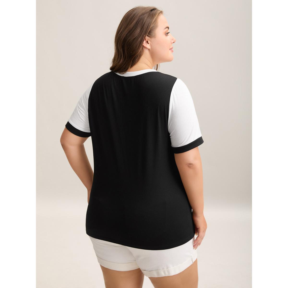 Plus Size Stretchy Scalloped Lace Color Contrast T-Shirt Black Women Elegant Contrast Round Neck Everyday T-shirts BloomChic 22-24/3X Product Image