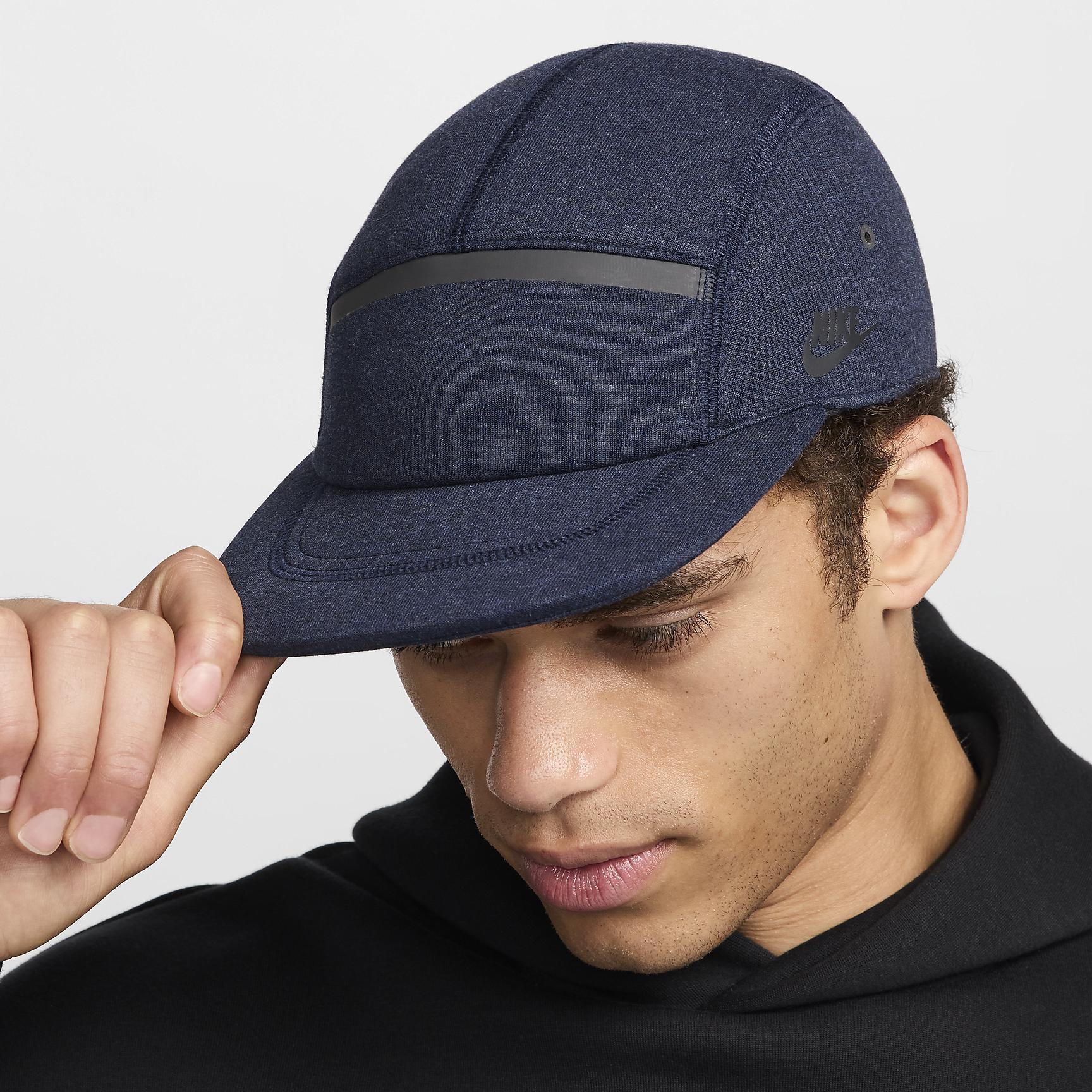 Nike Fly Cap Unstructured Flat Bill Tech Fleece Cap Product Image
