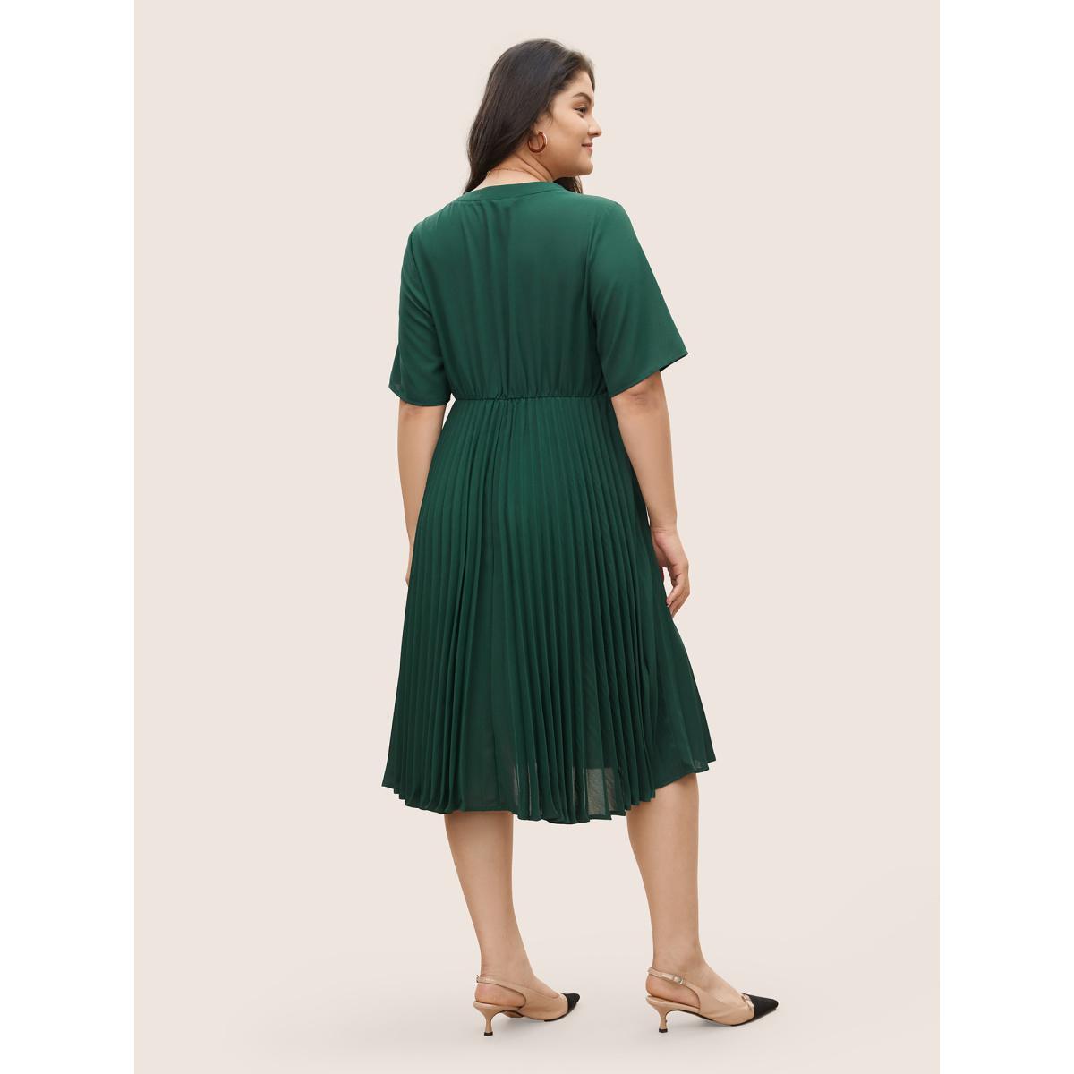 Plus Size Solid Button Detail Notched Pleated Hem Dress DarkGreen Women At the Office Non Notched collar Short sleeve Curvy Midi Dress BloomChic 18-20/2X Product Image