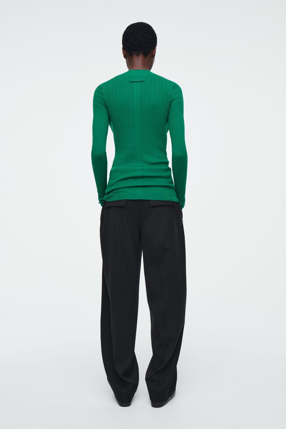THE RIBBED MERINO WOOL TOP Product Image