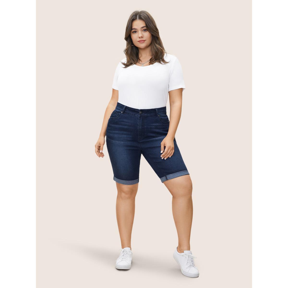 Plus Size Dark Wash Zipper Fly Roll Hem Denim Shorts Women Indigo Non High stretch Everyday Slanted pocket Casual Denim Shorts BloomChic 18/2X Product Image