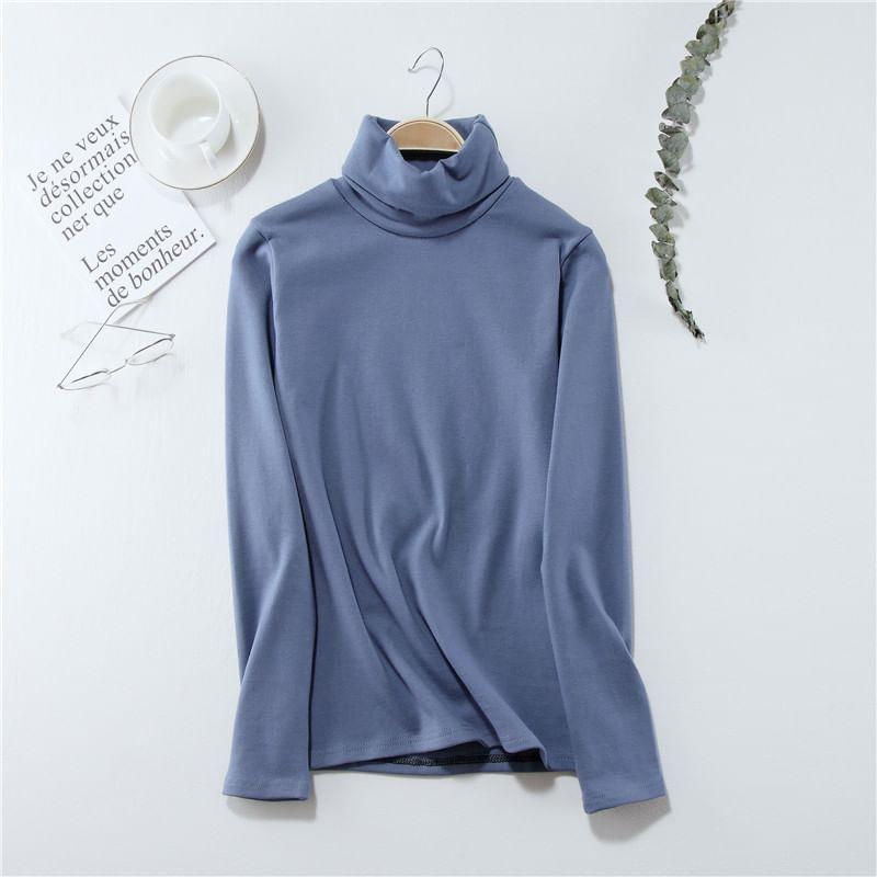 Long-Sleeve Turtleneck Plain T-Shirt Product Image