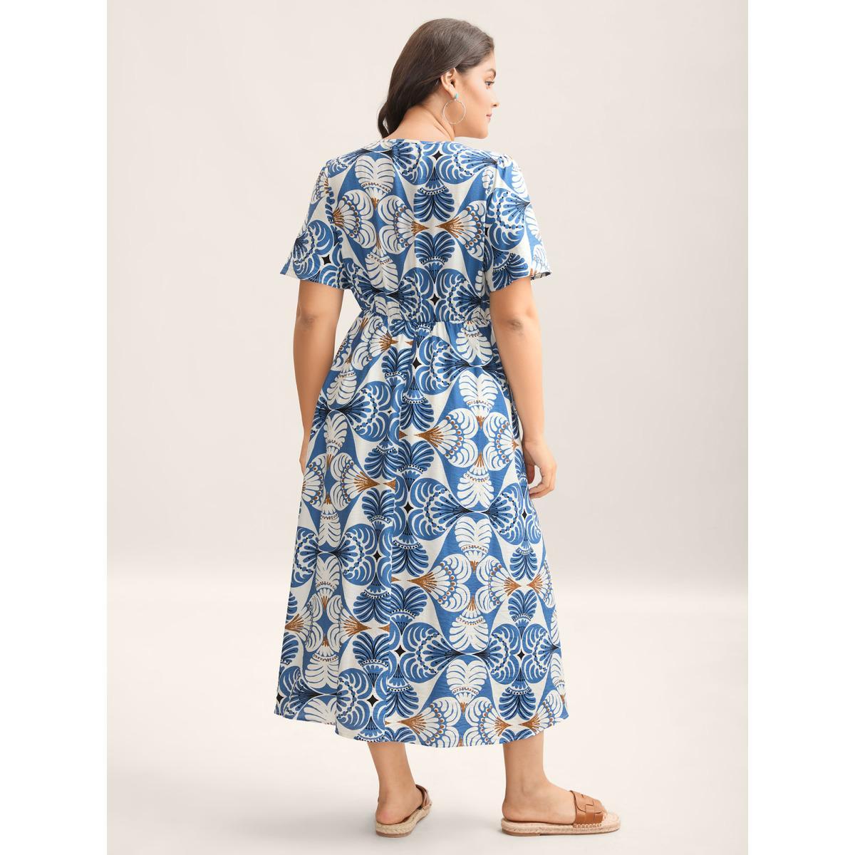 Plus Size Shell Print Lace Detail Flowy Maxi Dress Cerulean Women V-neck Short sleeve Curvy BloomChic 12/L Product Image