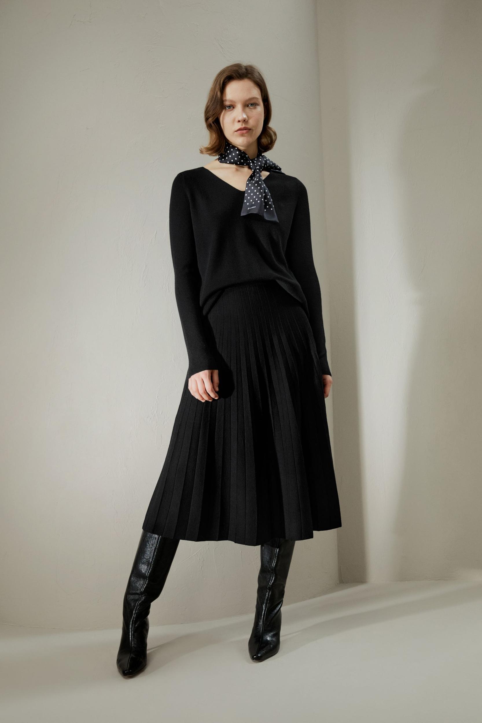 Collegiate Ultra-fine Merino Wool Skirt Product Image