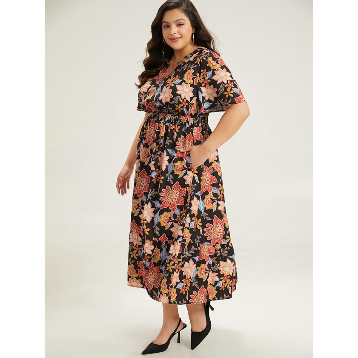 Plus Size Floral Print Shirred Pocket Notched Ruffled Hem Dress Black Women Vacation Printed Notched collar Short sleeve Curvy Midi Dress BloomChic 14-16/1X Product Image