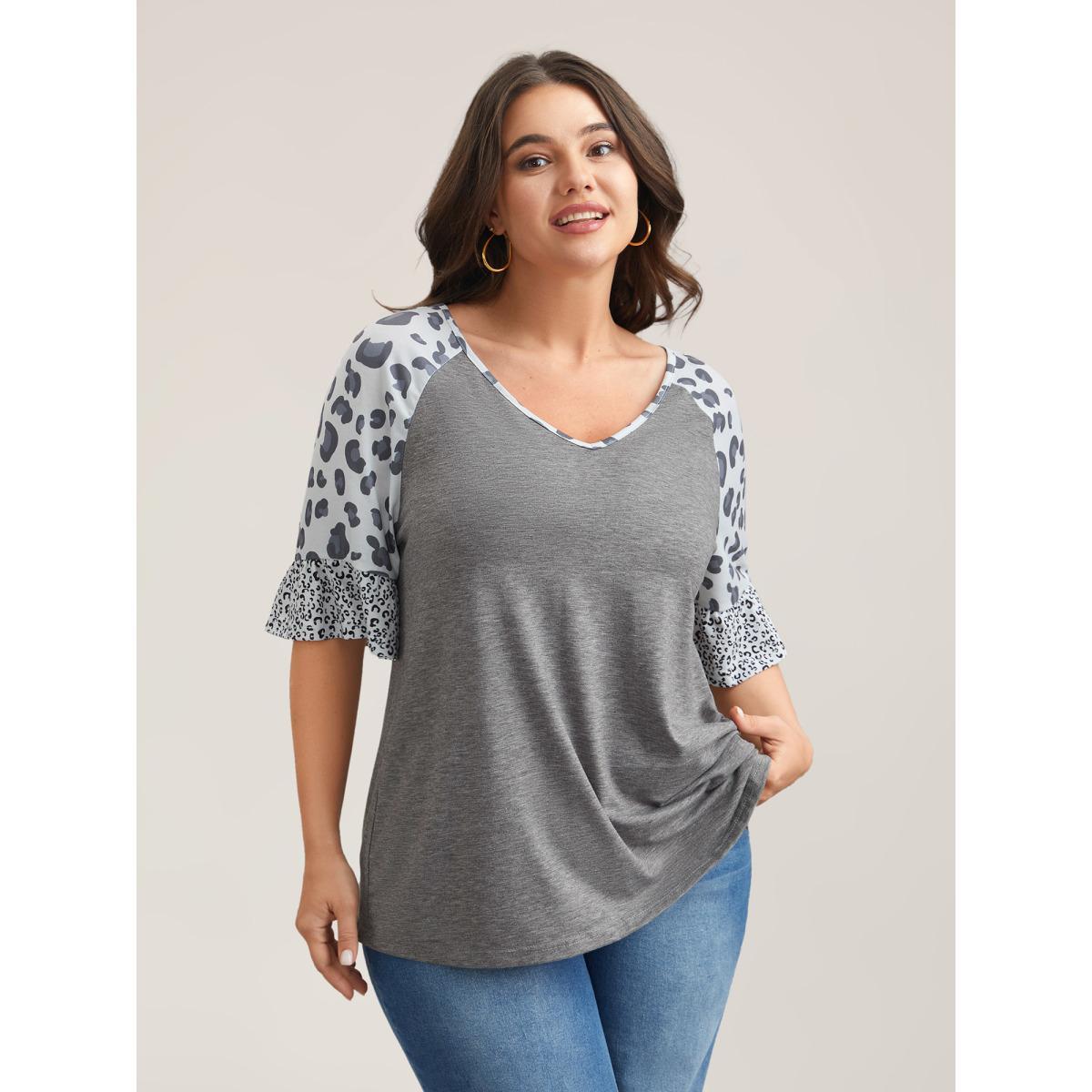 Plus Size Leopard Print Heather Contrast V-Neck T-Shirt DarkGray Women Casual Contrast V-neck Everyday T-shirts BloomChic 22-24/3X Product Image