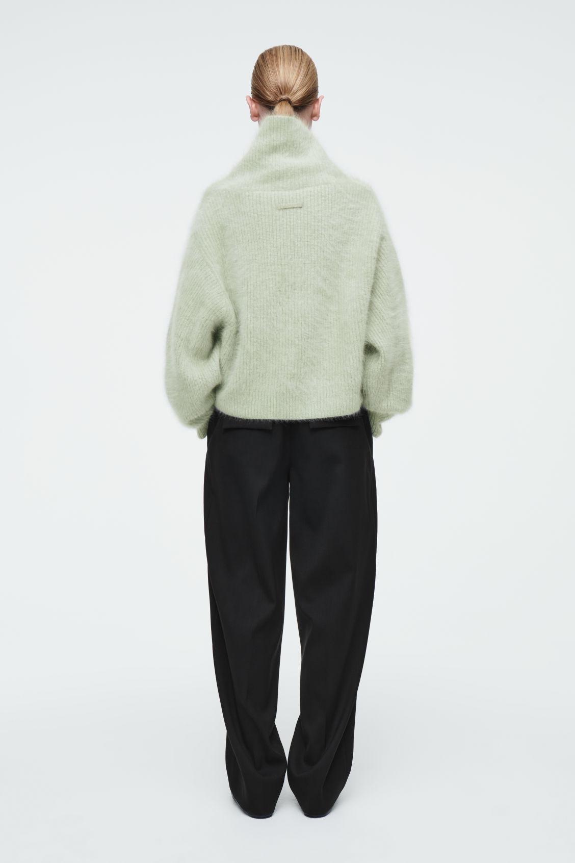 THE FUNNEL-NECK BRUSHED-CASHMERE SWEATER Product Image