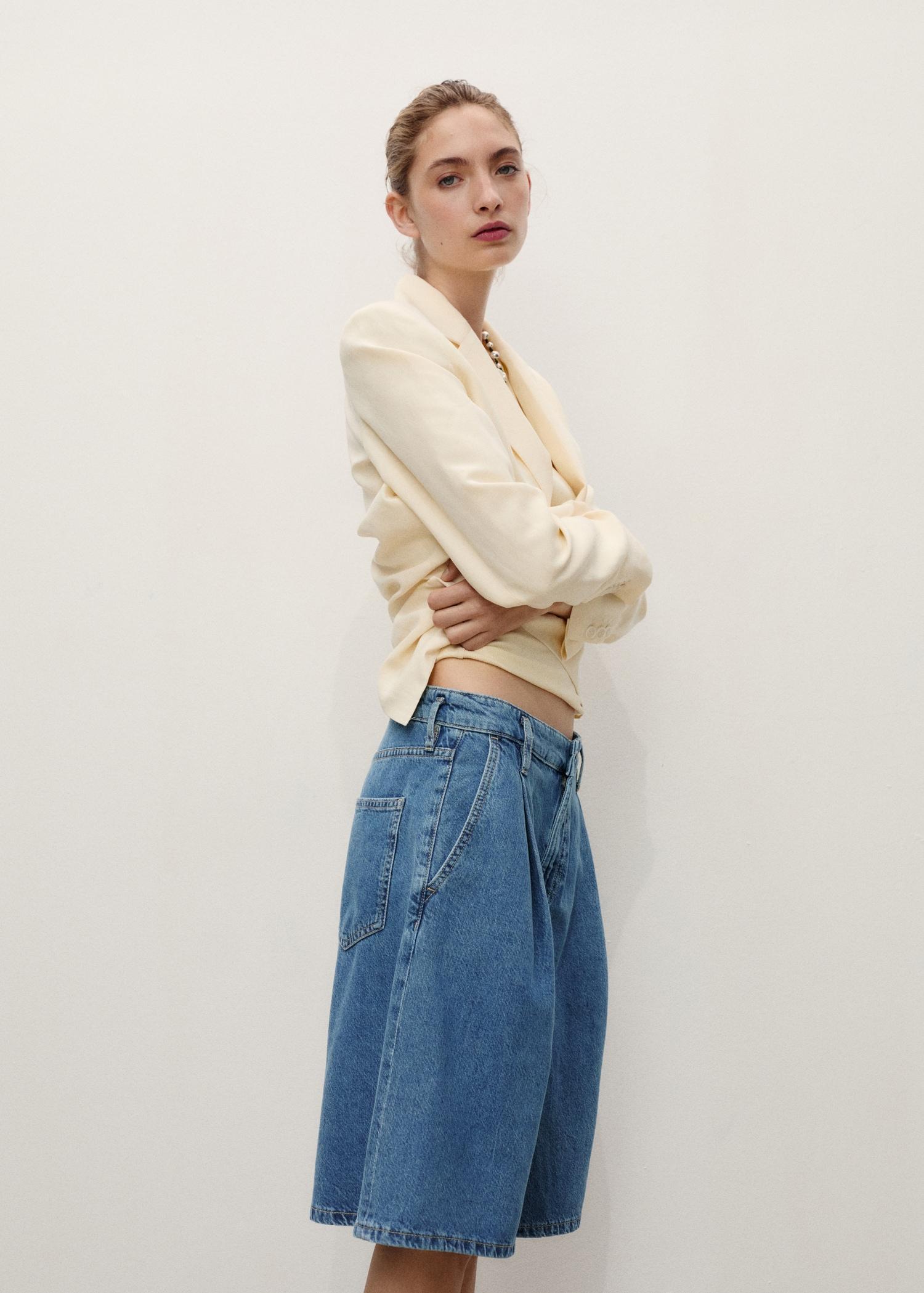 Wideleg denim jorts with pleats - Women | MANGO USA Product Image