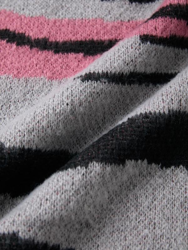 Contrast Color Irregular Jacquard Crew Neck Sweater Product Image
