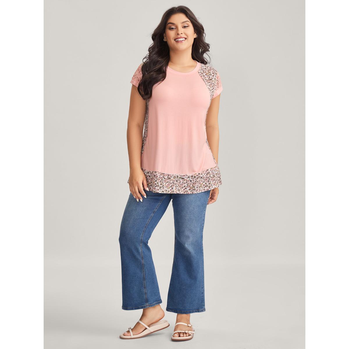 Plus Size Floral Print Contrast Cut-Out T-Shirt MistyRose Women Contrast Round Neck Everyday-Casual T-shirts BloomChic 26/4X Product Image