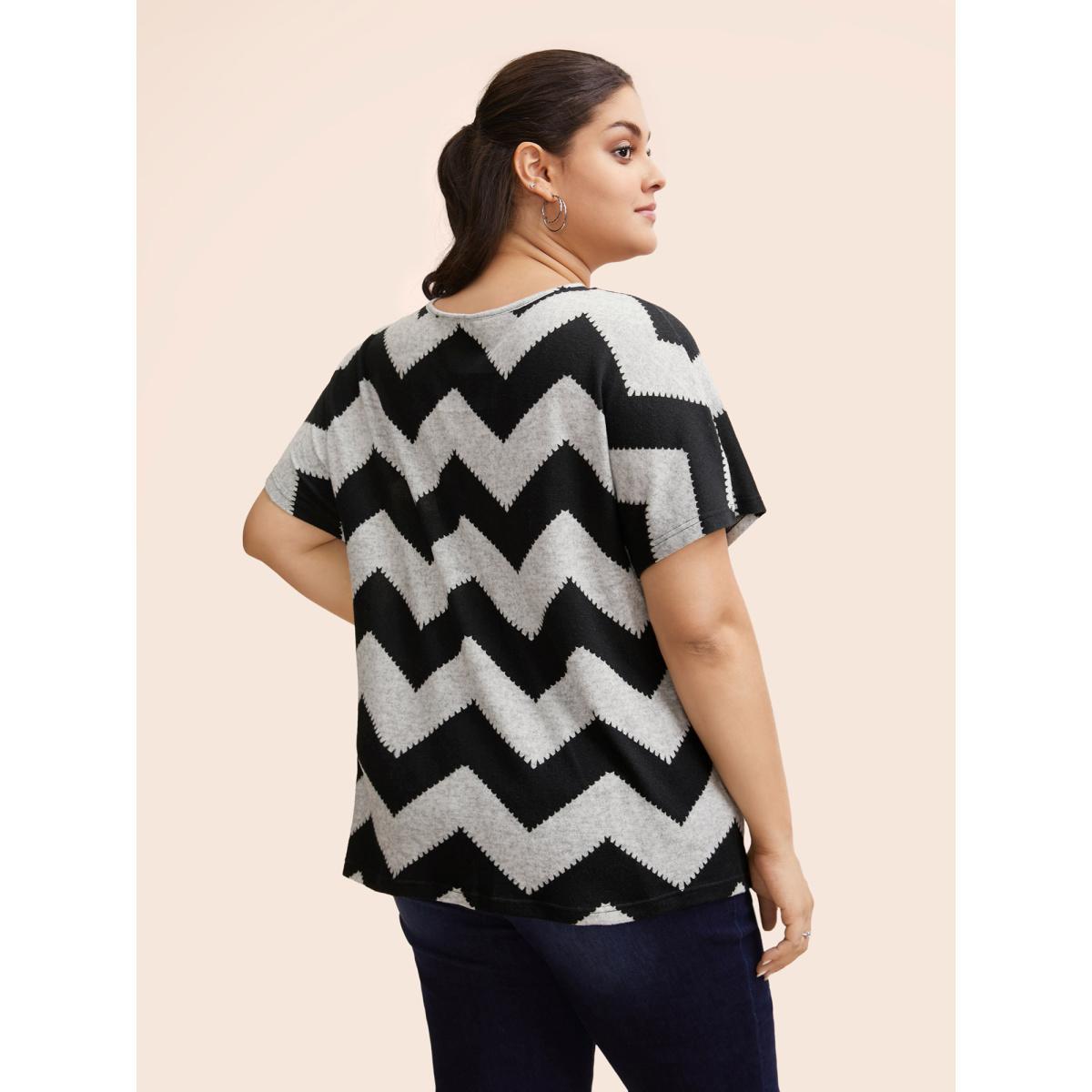 Plus Size Striped Zipper Batwing Sleeve T-shirt Black Women Casual Zipper Striped V-neck Dailywear T-shirts BloomChic 30/6X Product Image