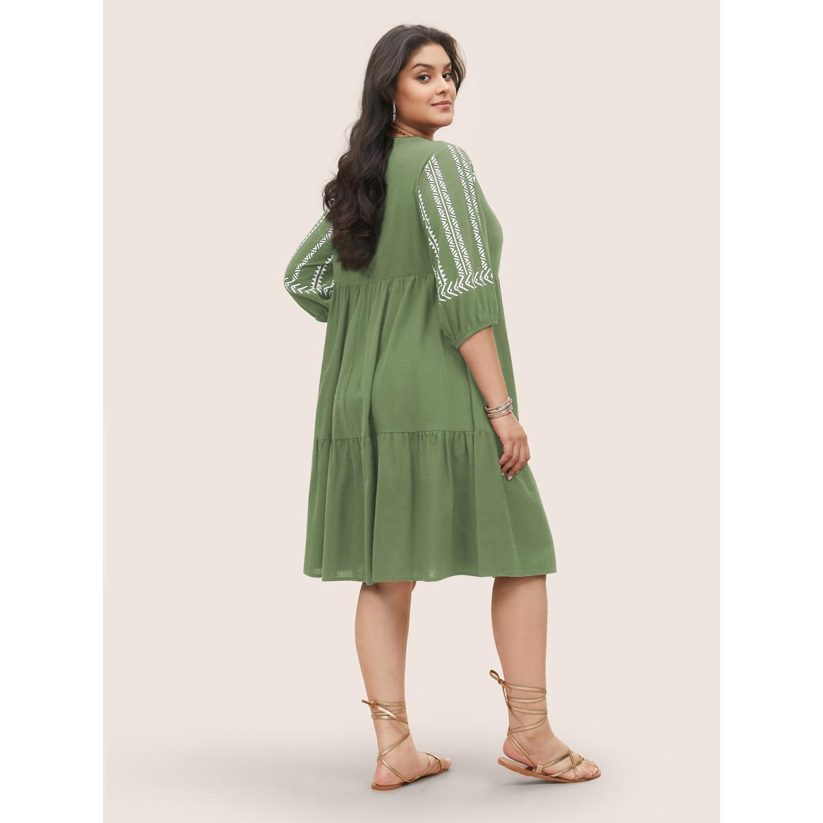 Plus Size Cotton Geometric Bandana Print Tassel Trim Dress ArmyGreen Women Resort Non V-neck Short sleeve Curvy Knee Dress BloomChic 30/6X Product Image