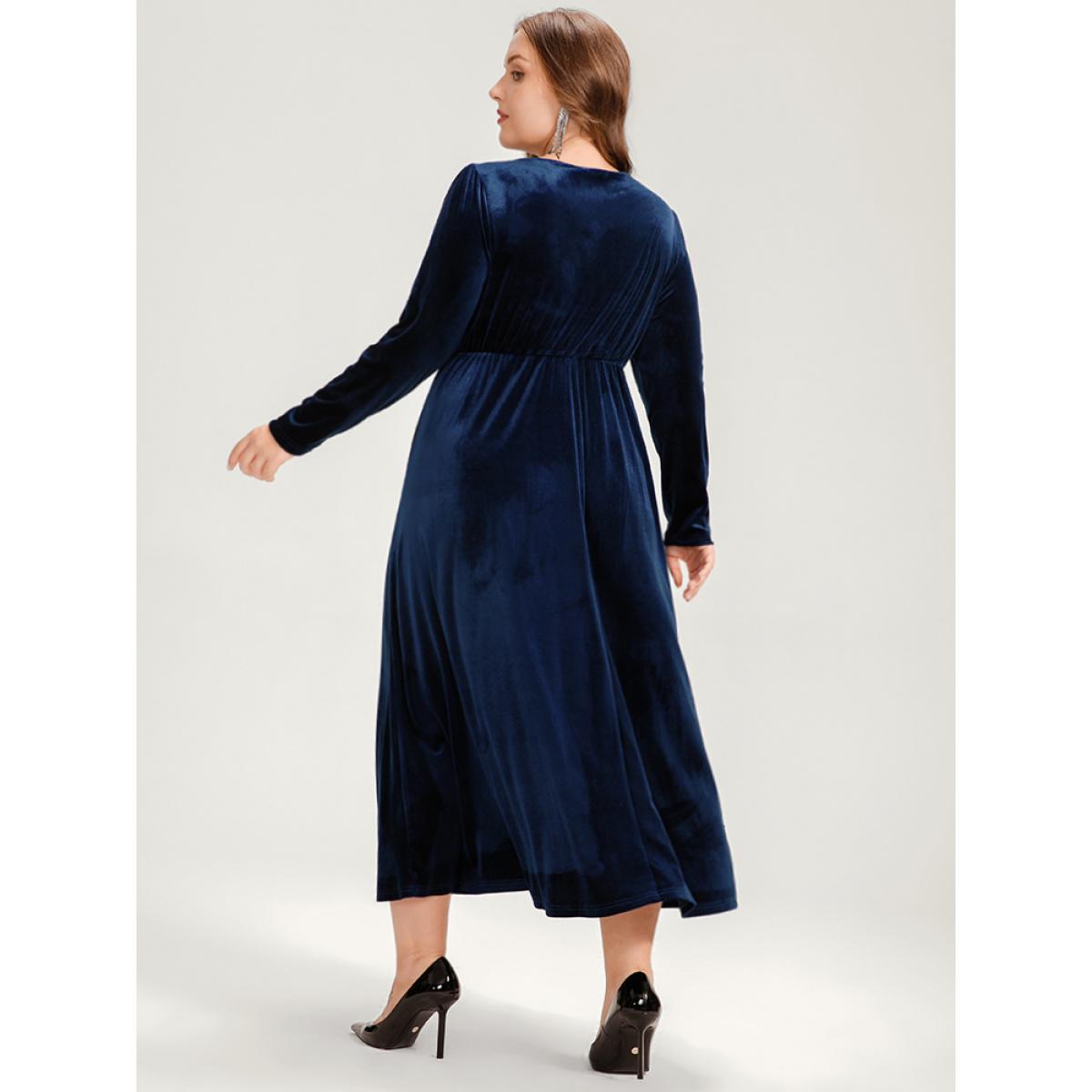 Plus Size Solid Pocket Surplice Neck Velvet Maxi Dress DarkBlue Women Party Pocket V-neck Long Sleeve Curvy Long Dress BloomChic 28/5X Product Image