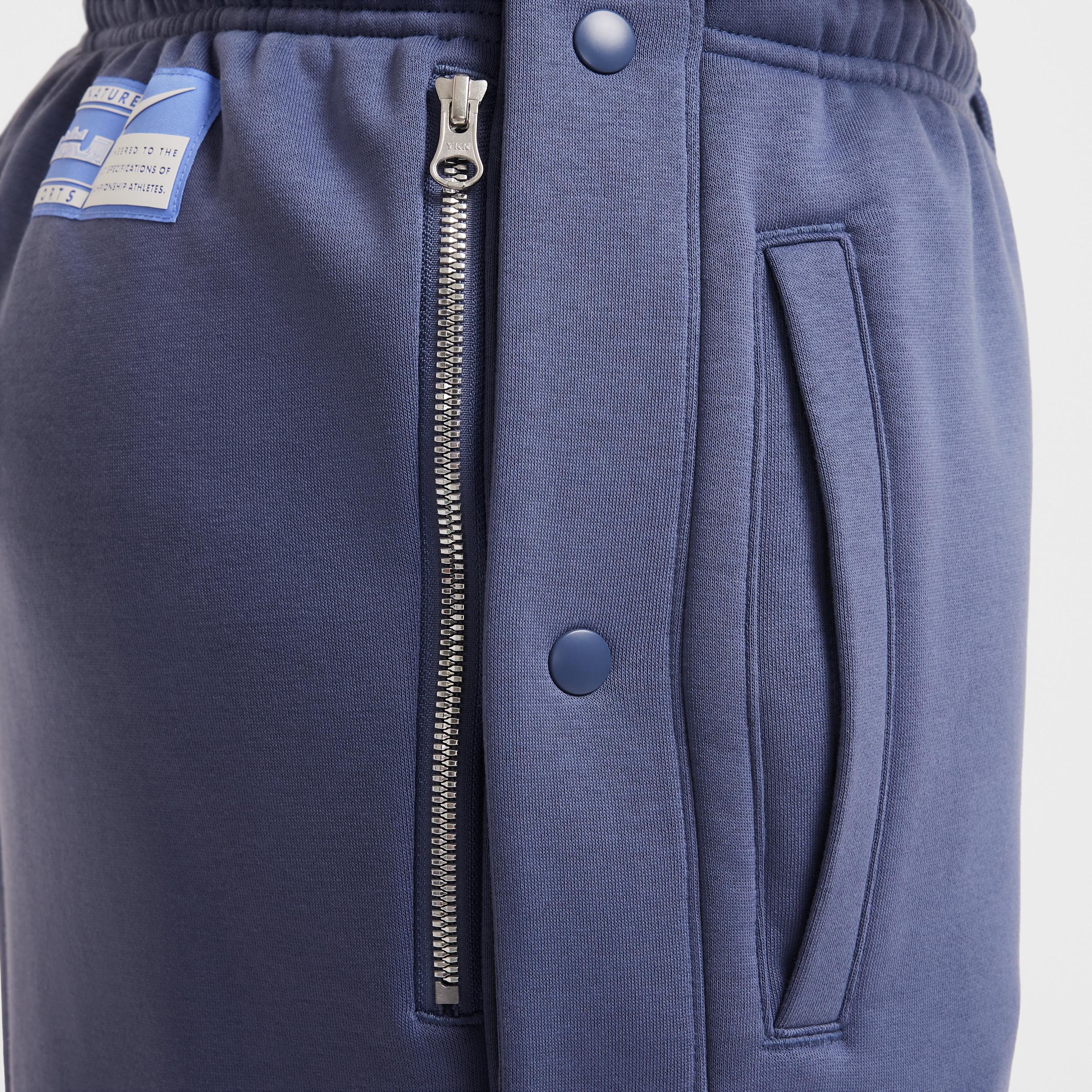 LeBron Standard Issue Men's Therma-FIT Basketball Pants Product Image