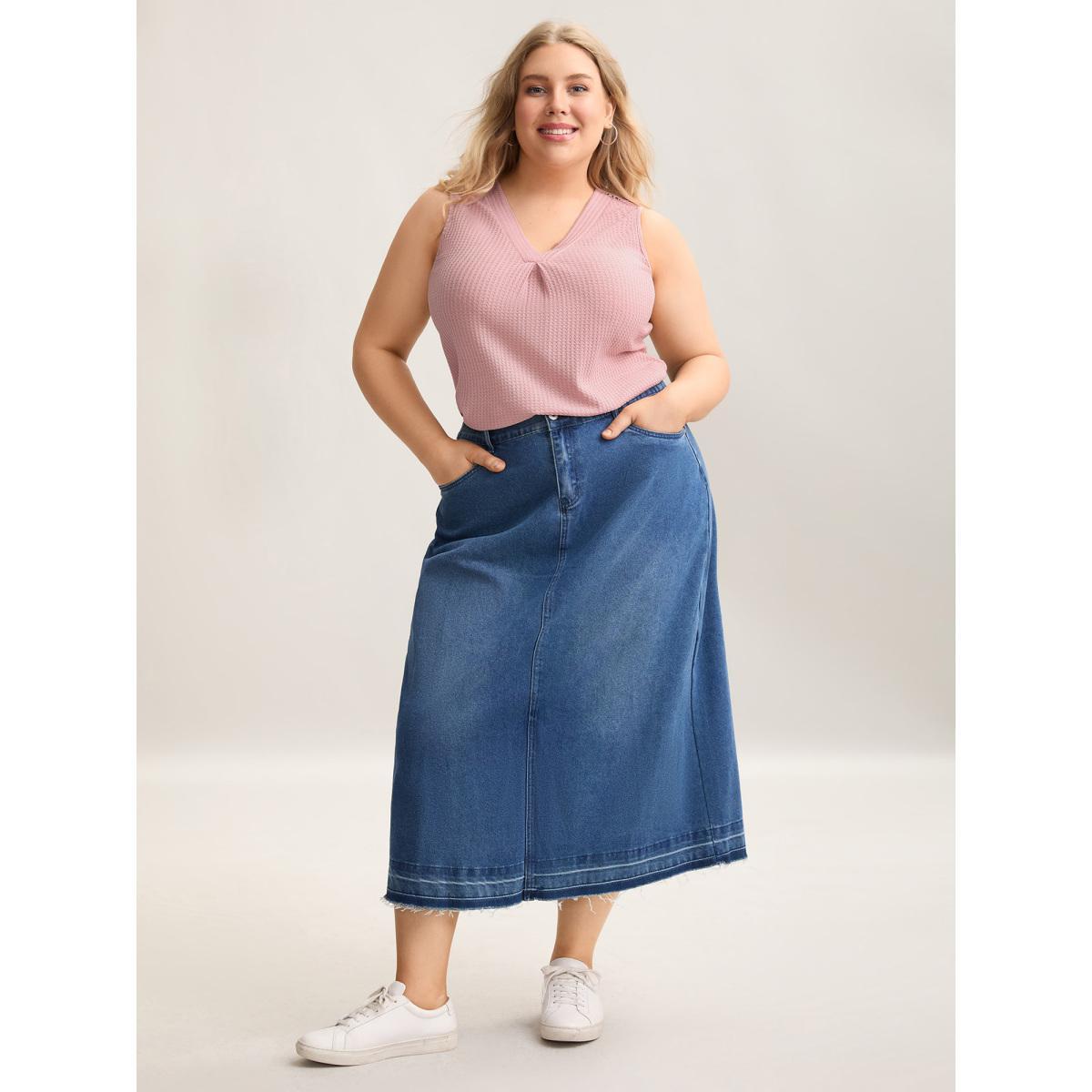 Plus Size Hollow Back Slim-Fit Pleated Sleeveless Top Women Crepe Casual Texture V-neck Everyday Tank Tops Camis BloomChic 26/4X Product Image