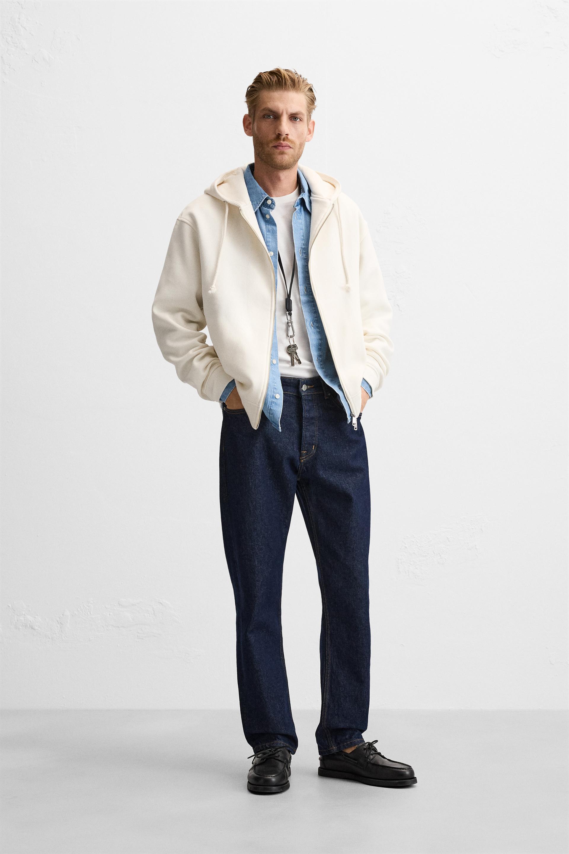 HOODED SWEATSHIRT WITH ZIP Product Image