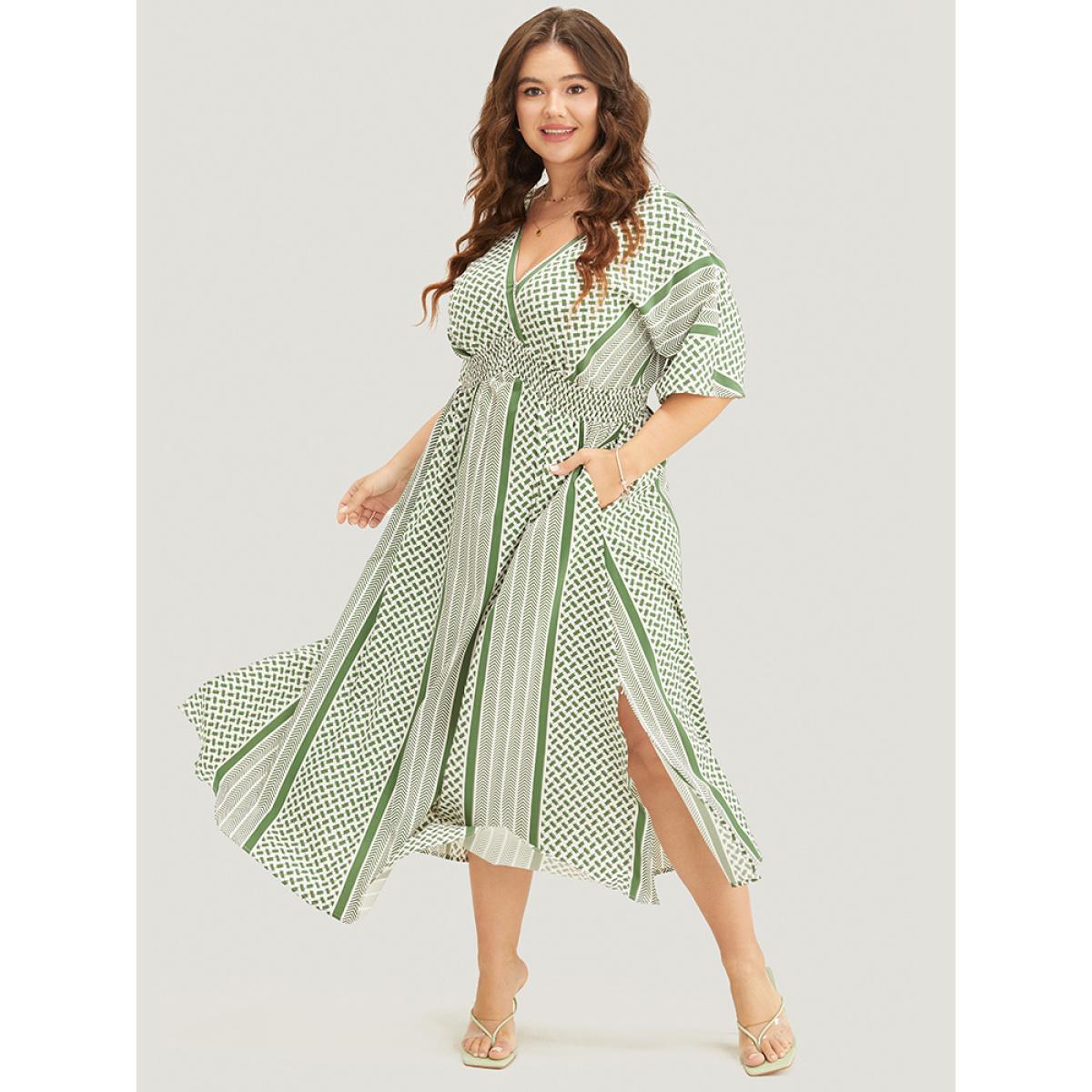 Plus Size Geometric Contrast Wrap Pocket Shirred Split Dress Green Women Vacation Pocket V-neck Short sleeve Curvy Midi Dress BloomChic 30/6X Product Image