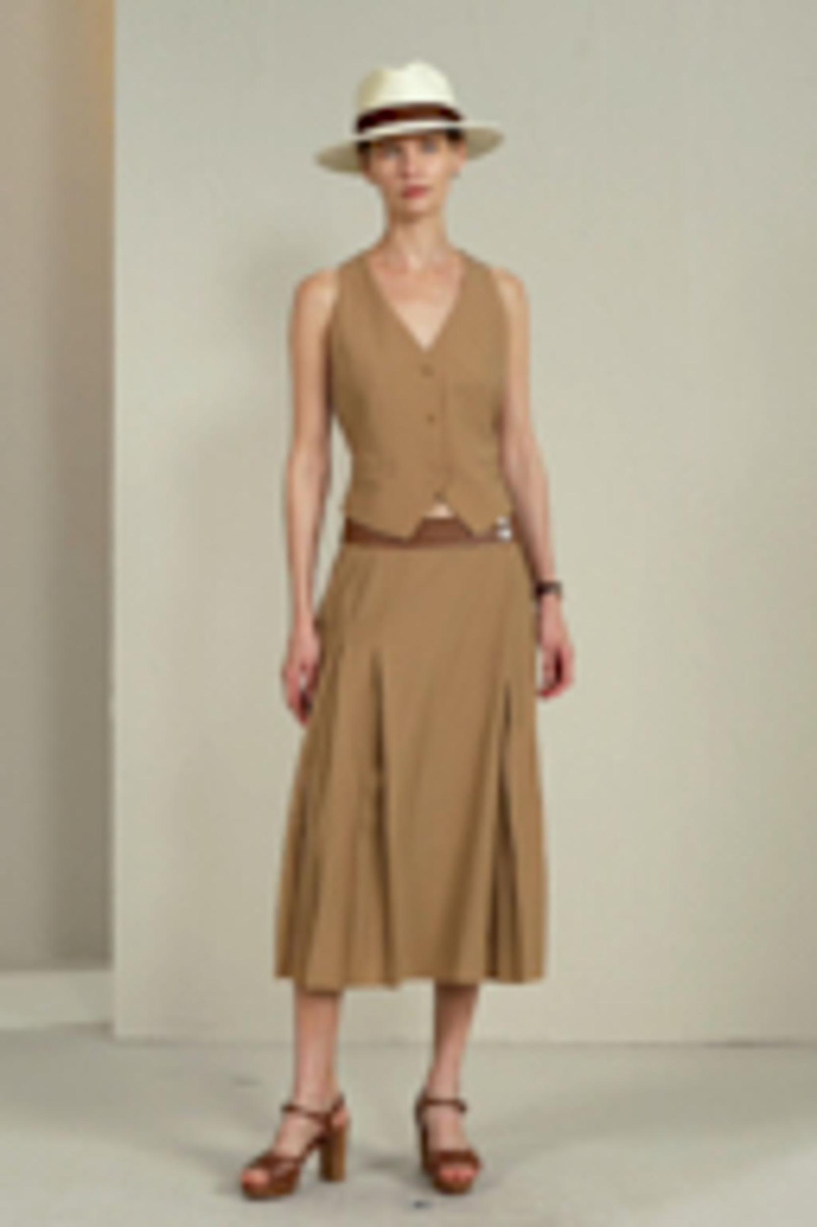Silk-Wool Vest with Jacquard Silk Back Product Image