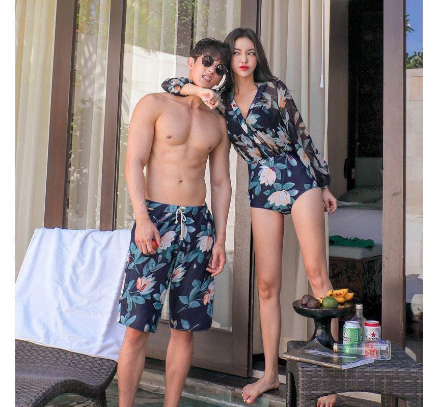 Couple Matching Puff-Sleeve Floral Print Swimsuit / Floral Print Shorts Product Image