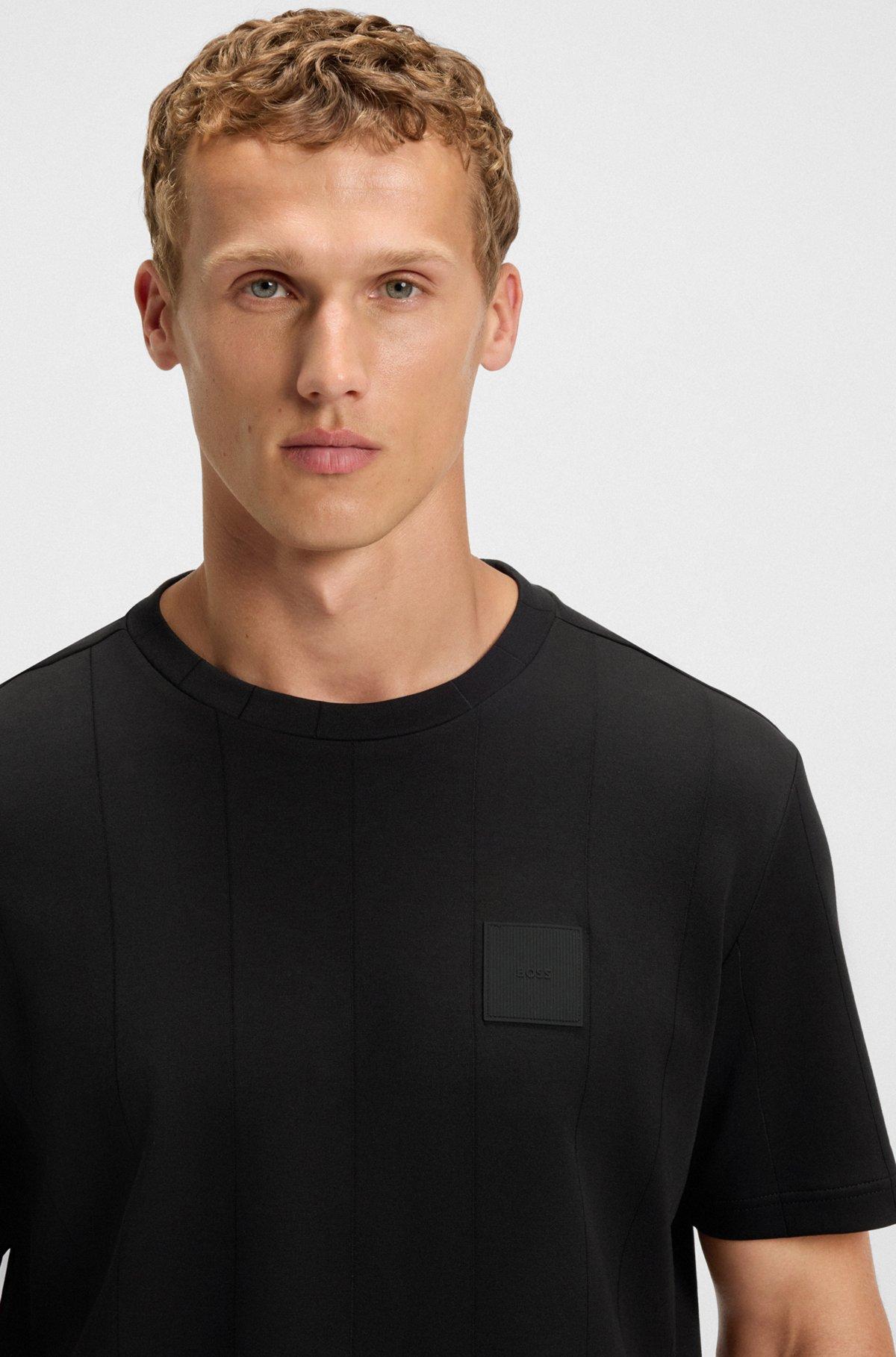 T-shirt with drop-needle stitching Product Image